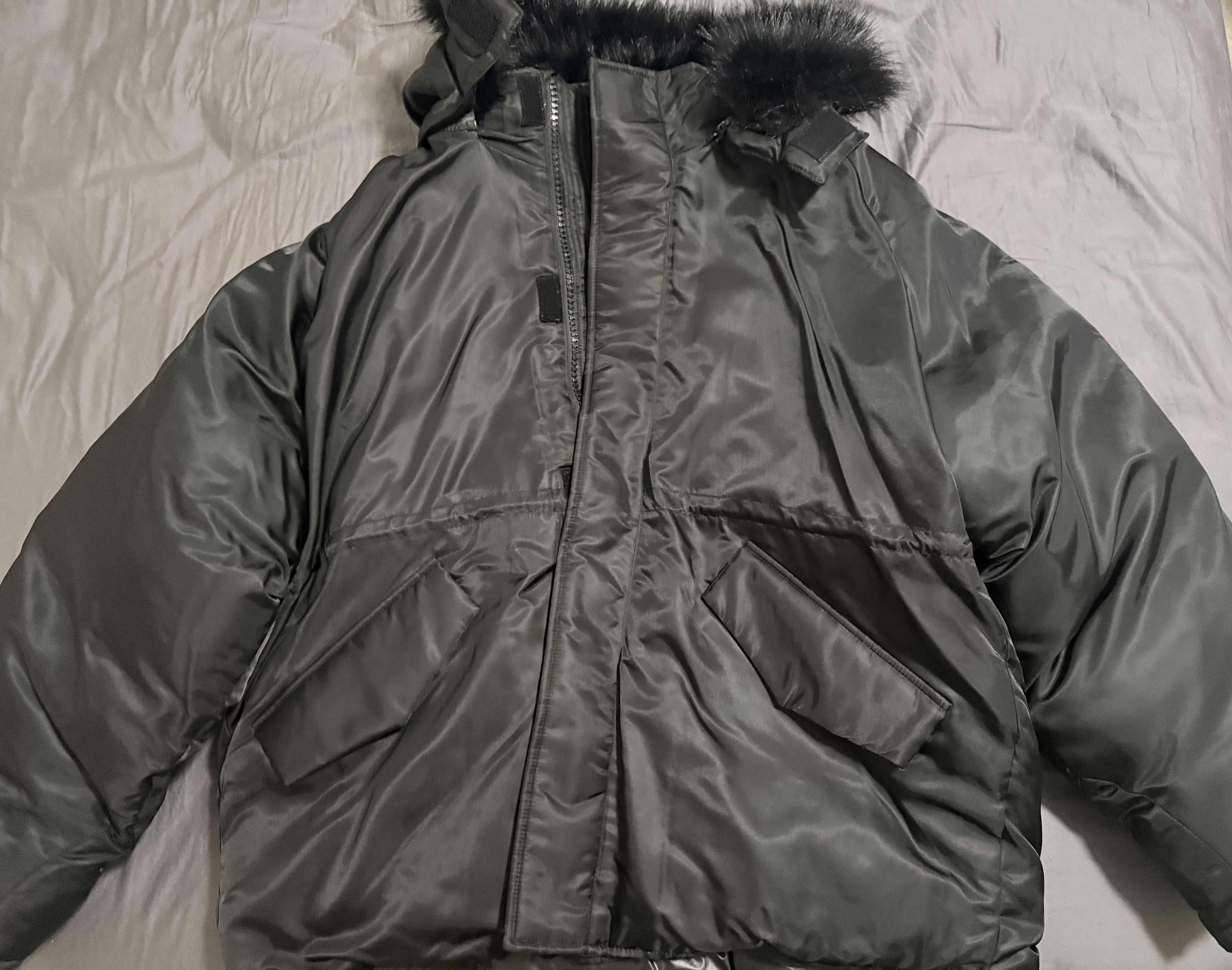 Yeezy Yeezy PK-01 Black Parka Size 2 Brand New Size US L / EU 52-54 / 3 - 1 Thumbnail