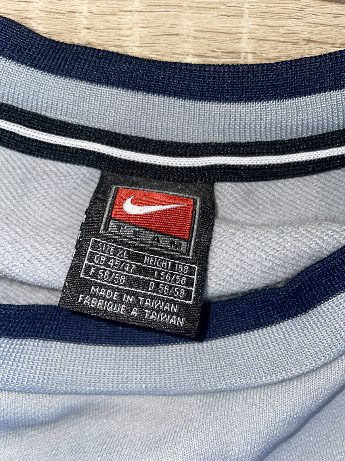 Nike × Vintage 2001 2002 Nike Leeds vintage training sweatshirt top sweat Size US XL / EU 56 / 4 - 4 Thumbnail