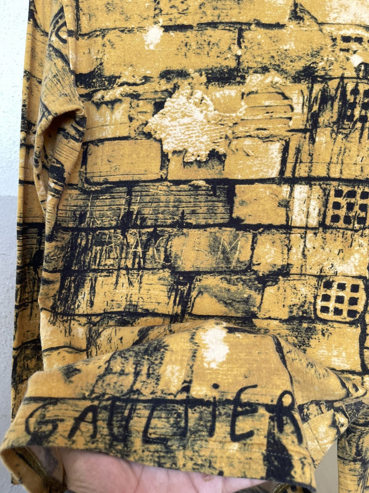 Jean Paul Gaultier Jean Paul Gaultier Jeans Brick Wall Fight Racism Turtleneck Size US M / EU 48-50 / 2 - 8 Thumbnail