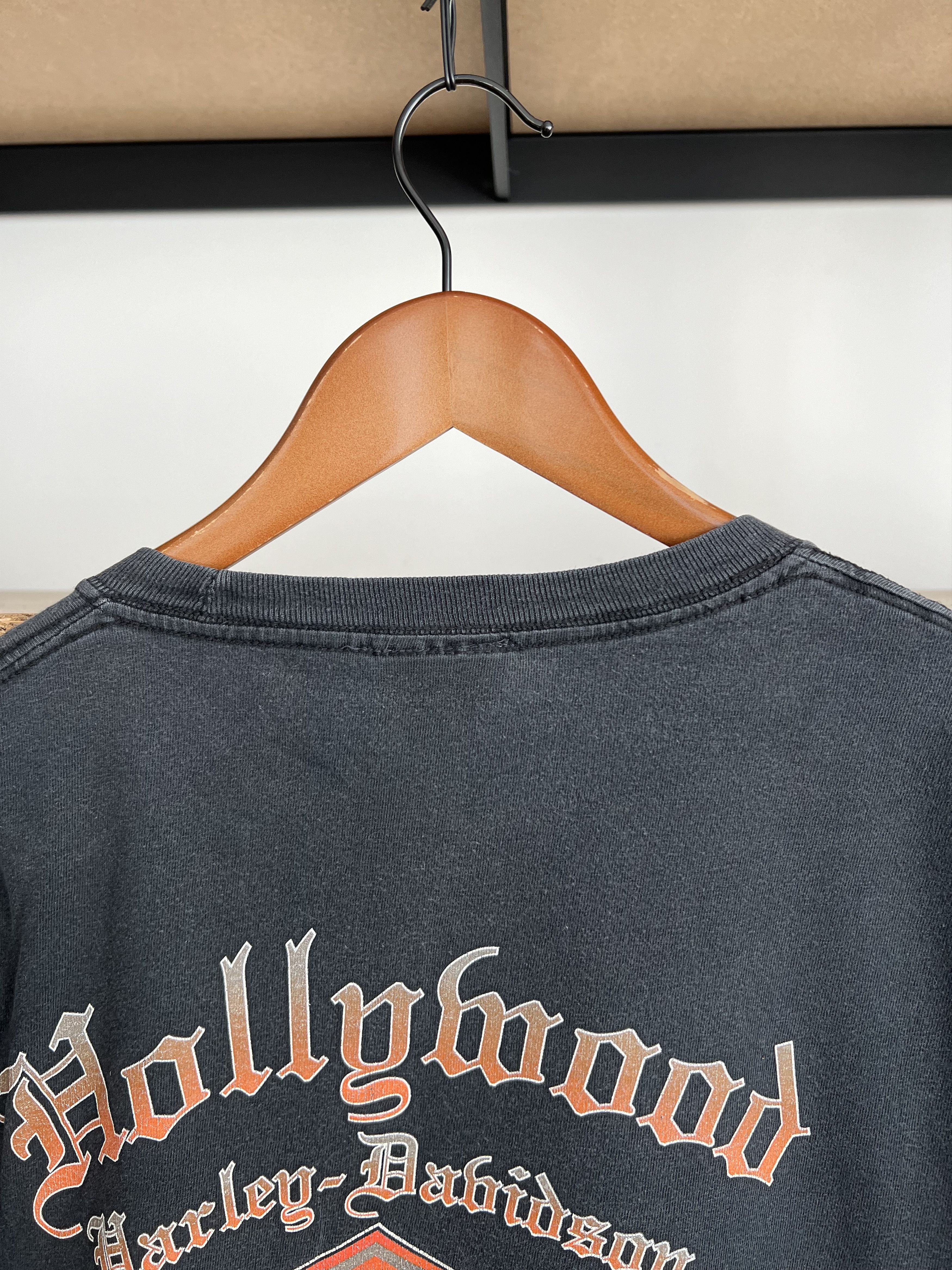 Harley Davidson Vintage 2000s Harley Davidson Eagle Flame Fire Skull T-shirt Size US L / EU 52-54 / 3 - 18 Thumbnail