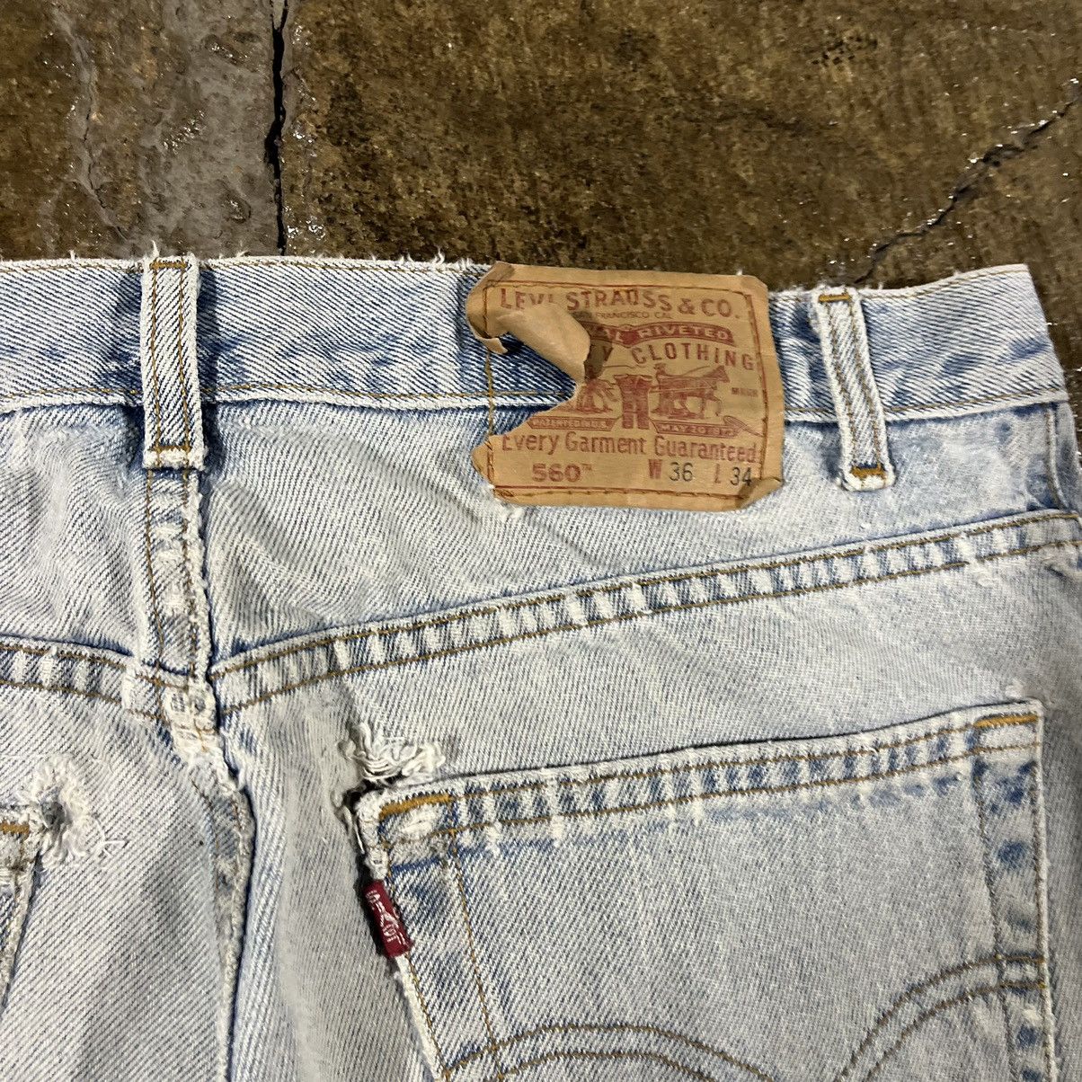 Levi's × Vintage Crazy Vintage 90s Levi's 560 Faded Baggy Loose Fit Jeans Size US 36 / EU 52 - 7 Thumbnail