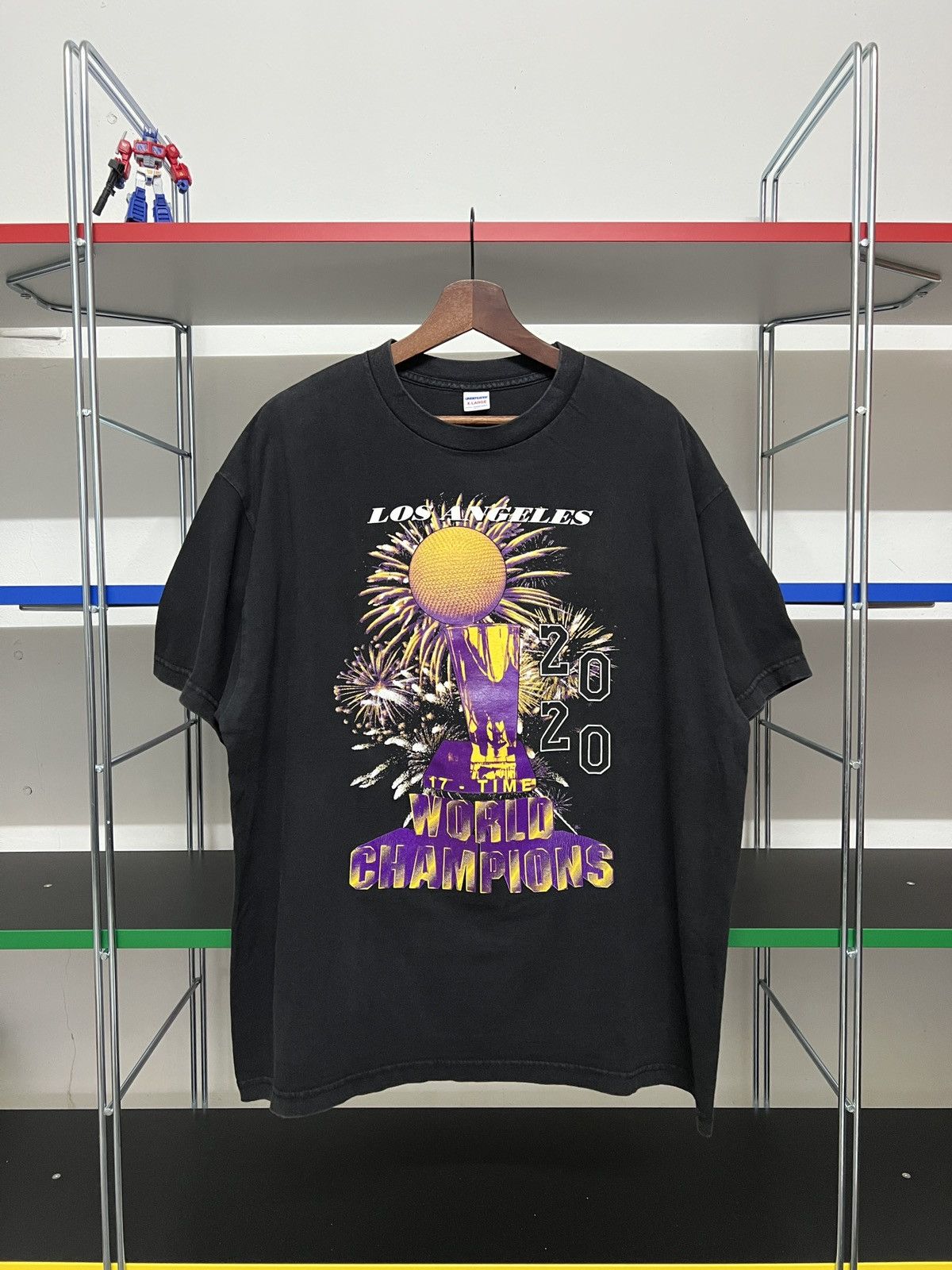 Undefeated Undefeated x Los Angeles Lakers 17th World Champions Tee Size US XL / EU 56 / 4 - 3 Thumbnail