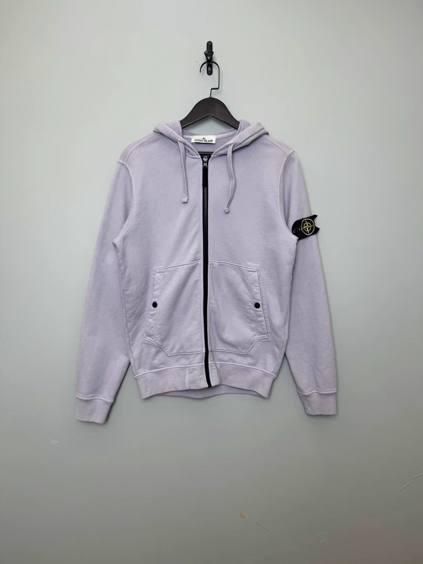 Stone Island Stone Island Black Logo Sleeve Zip-up Lilac Hoodie K36 Size US M / EU 48-50 / 2 - 1 Thumbnail