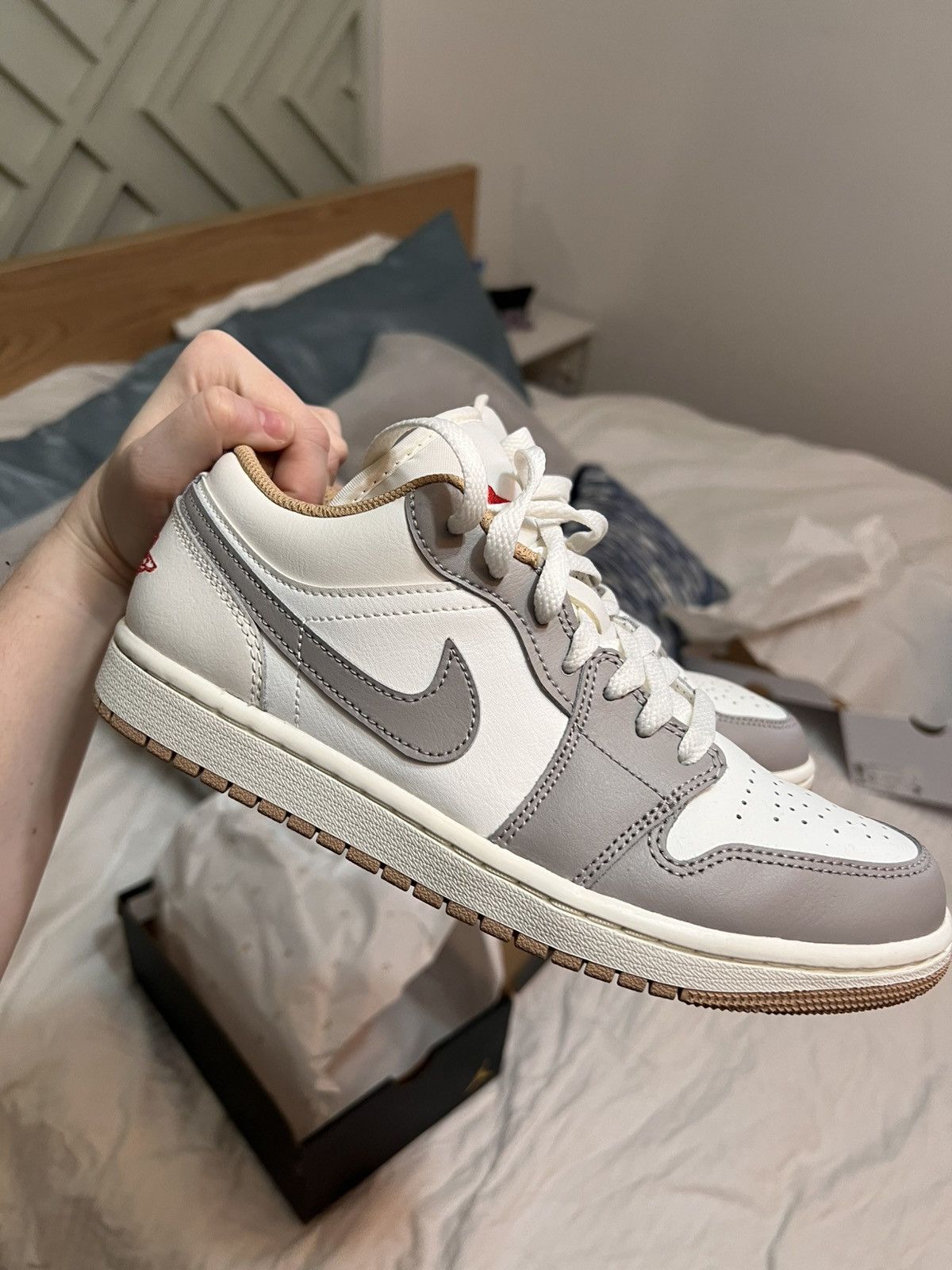 Nike Nike Jordan 1 Low Size US 7 / EU 40 - 1 Thumbnail