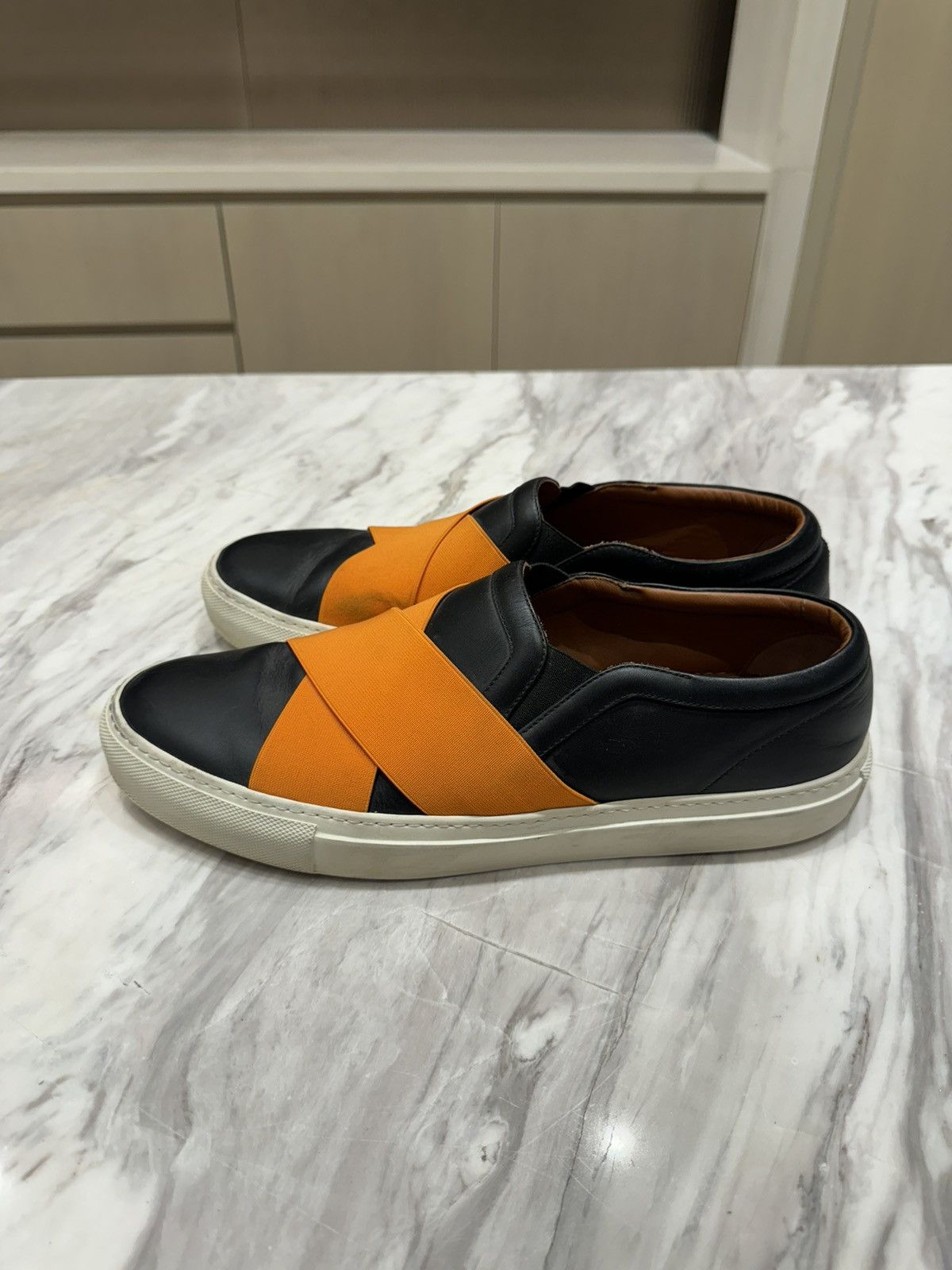 Givenchy Givenchy Orange Crossed Black Shoe Size US 11 / EU 44 - 3 Thumbnail