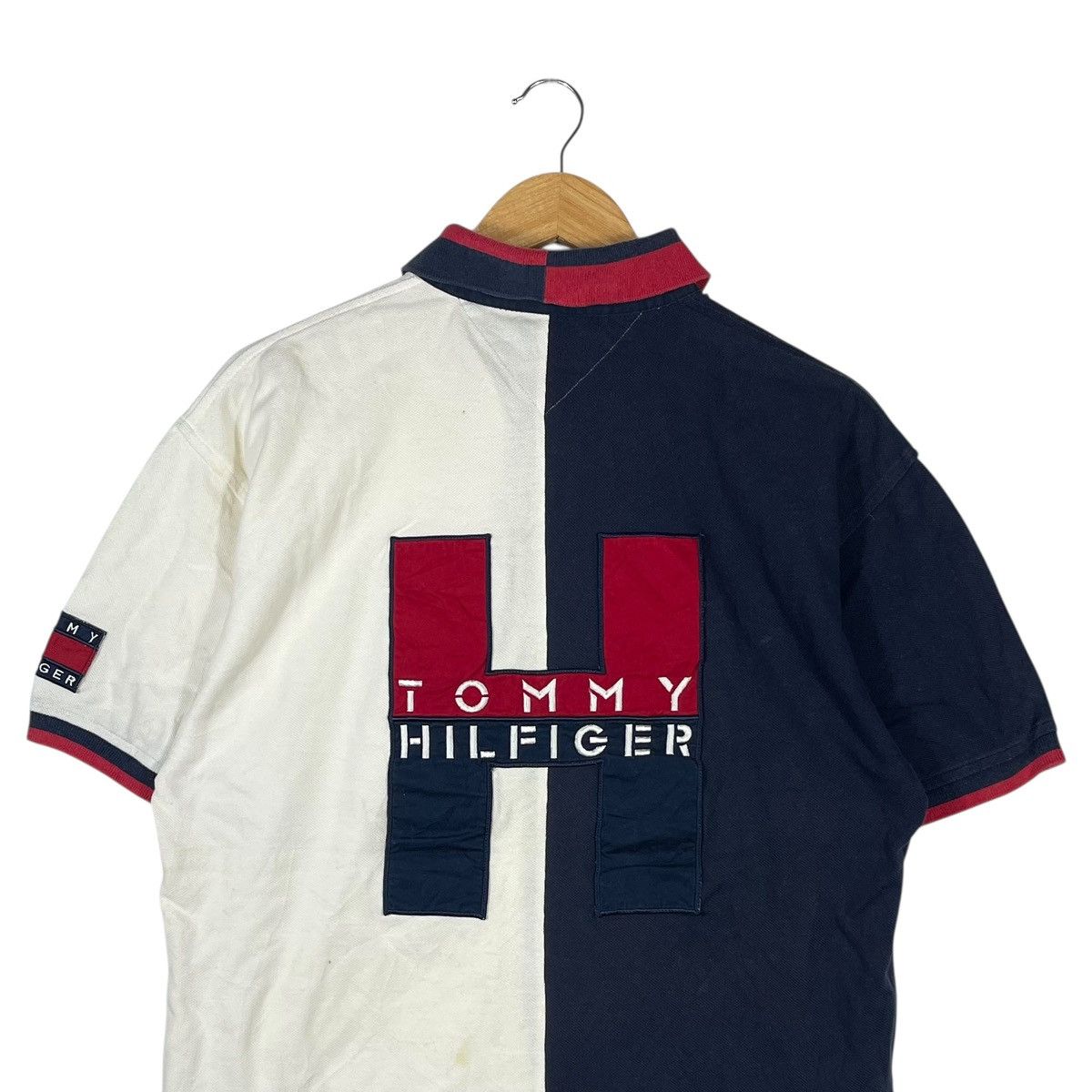 Tommy Hilfiger Vintage 90s Tommy Hilfiger Sailing Gear Polo Shirt Size US L / EU 52-54 / 3 - 8 Thumbnail