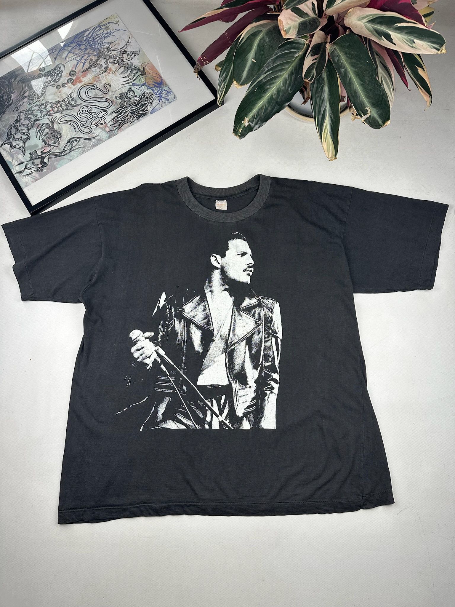 Band Tees Vintage Queen Freddie Mercury Band T-Shirt Size US XL / EU 56 / 4 - 1 Thumbnail