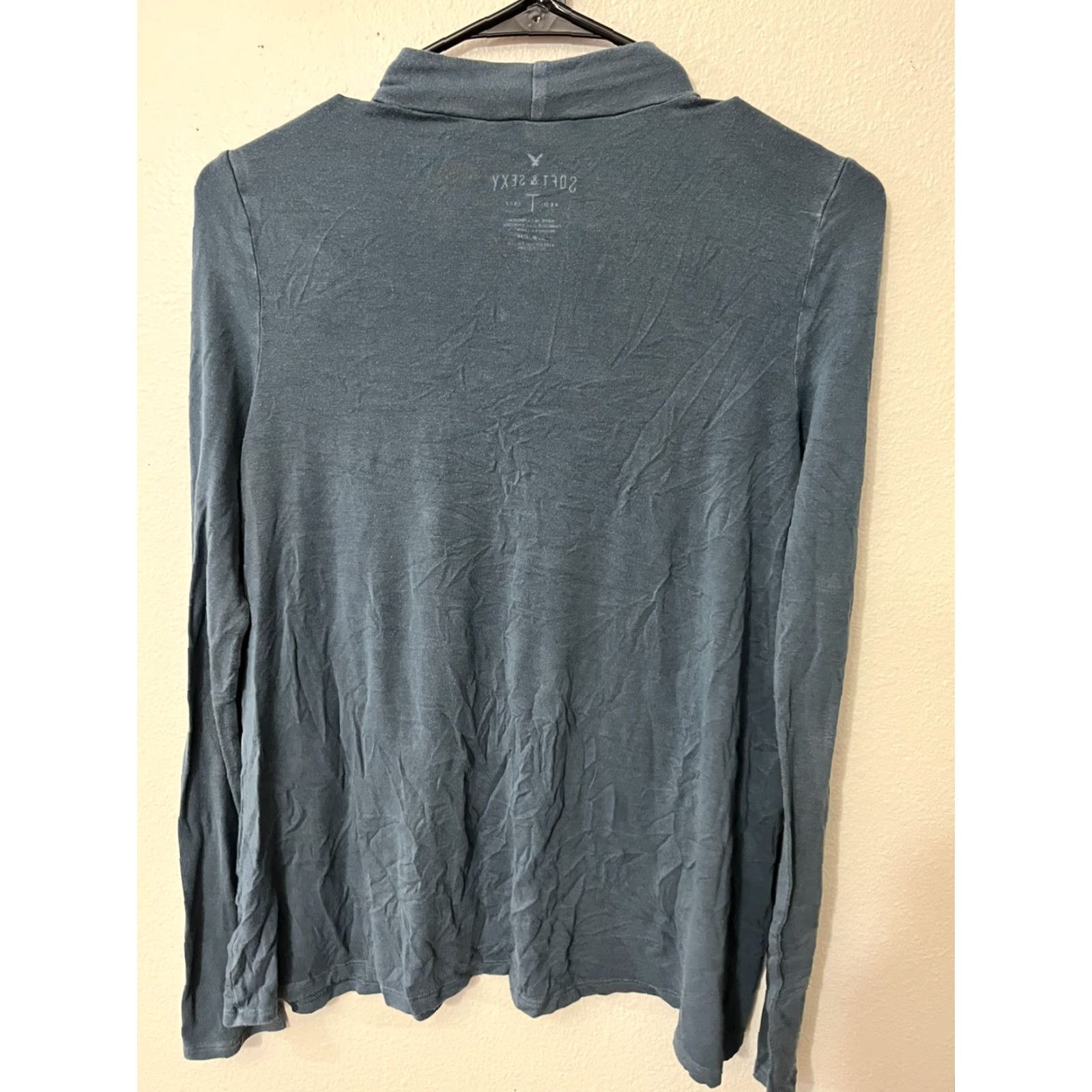 American Eagle Outfitters American Eagle Outfitters T-Shirt Long Sleeve Blue Keyhole Mock Neck Women’s S Adult Small Viscose Elastane Knit Casual Everyday Lounge Size S / US 4 / IT 40 - 3 Thumbnail