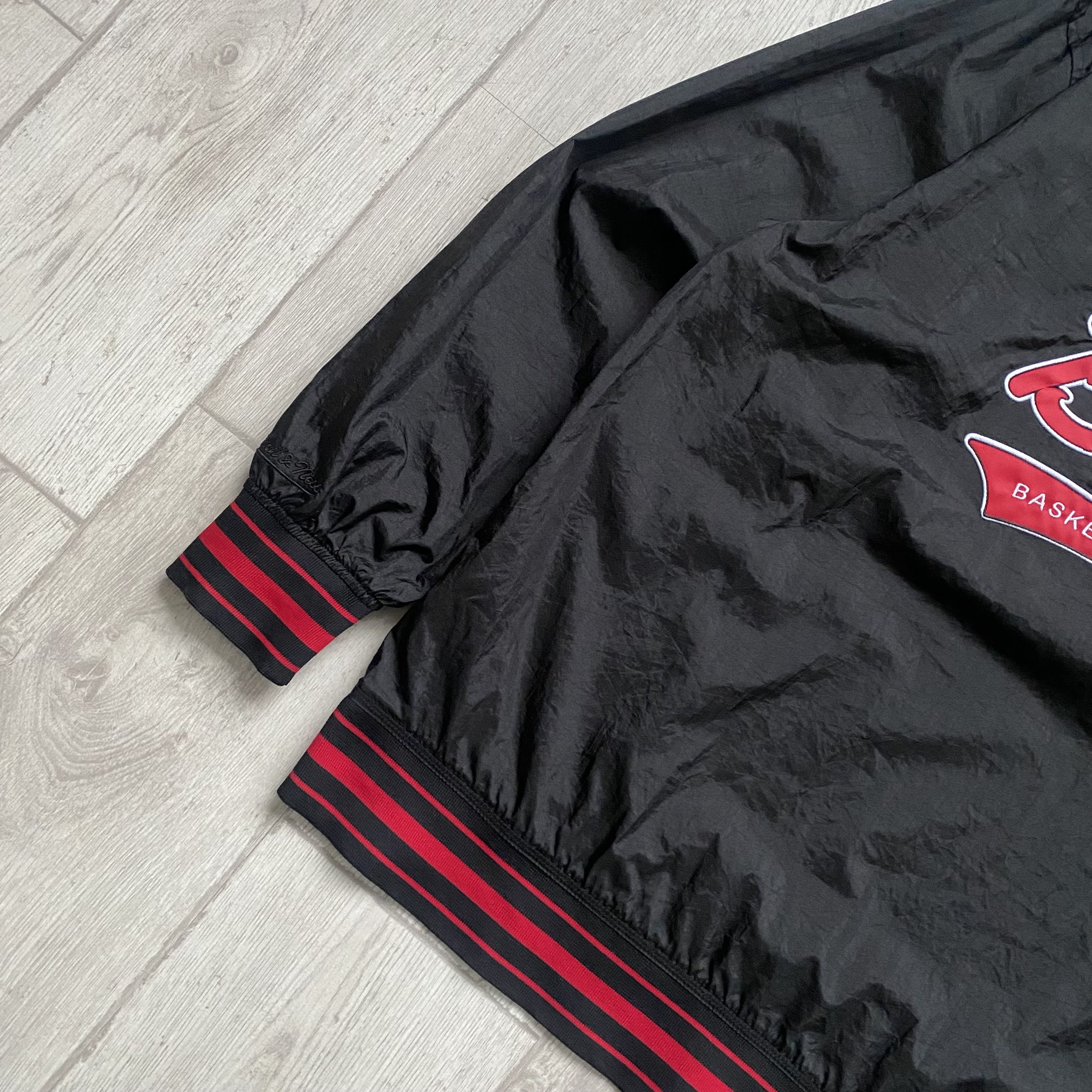 Mitchell & Ness 🏀 NBA Chicago Bulls Nylon Sweatshirt Drill Vintage style Size US M / EU 48-50 / 2 - 4 Thumbnail