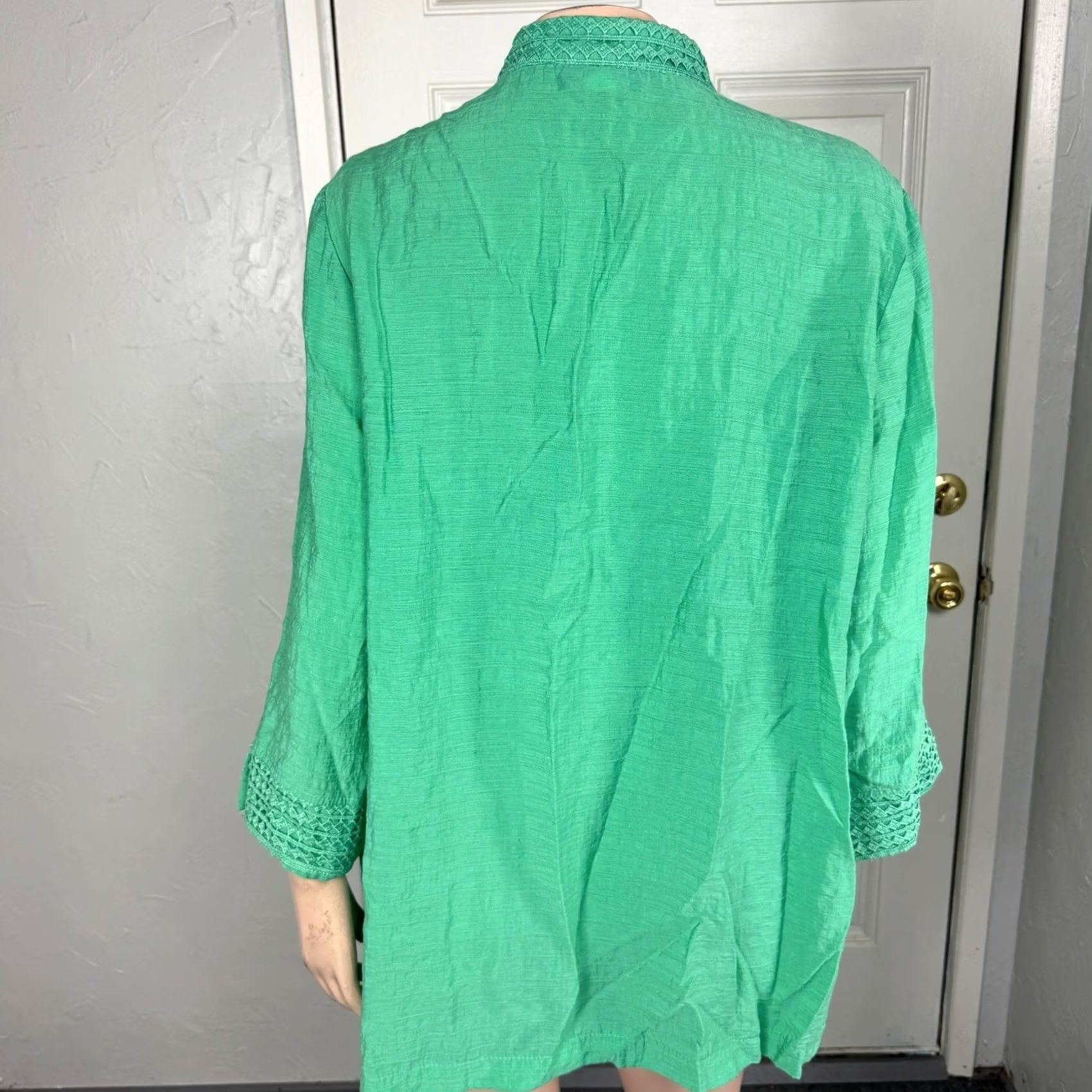 Vintage Moonlight Fashion Design Women's Blouse One Size Button Rayon Solid Green Crew Neck 3/4 Sleeve Casual All Seasons Vintage No Size ONE SIZE - 4 Thumbnail