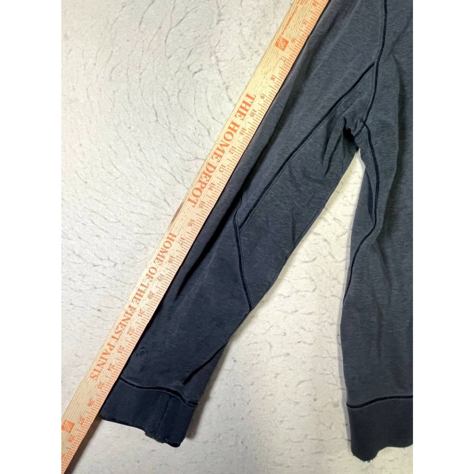 Lululemon Lululemon Cross Cut Hoodie Men XL Light Grey Distressed See Pics Zip Full Zip Size US XL / EU 56 / 4 - 3 Thumbnail