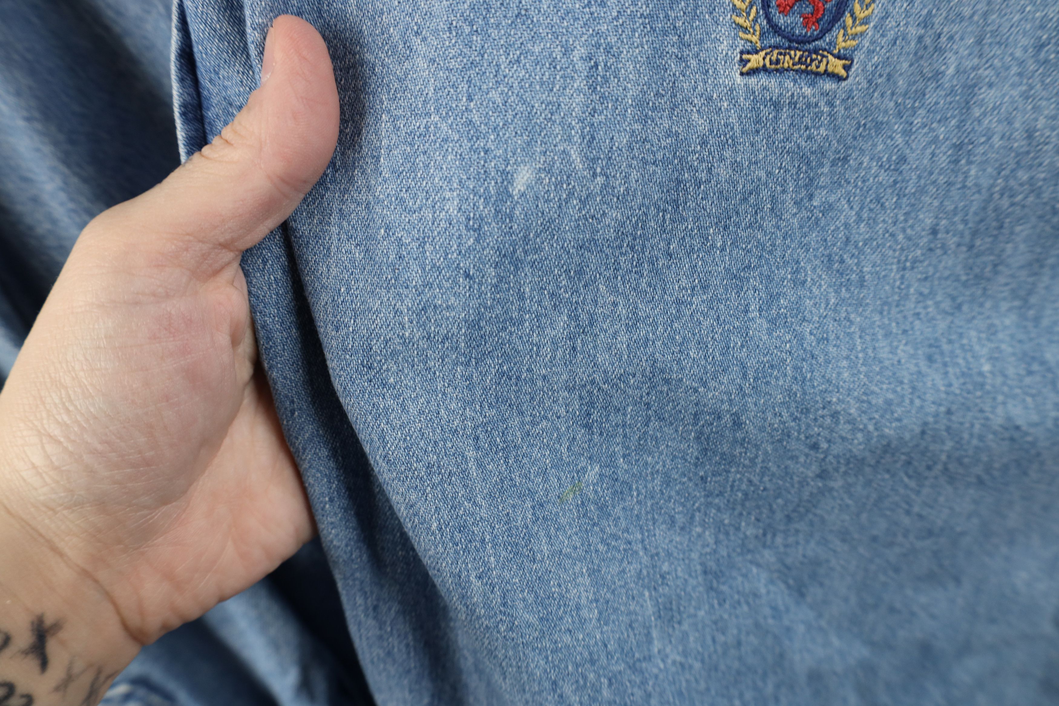 Tommy Hilfiger × Vintage Vintage 90s Tommy Hilfiger Board Denim Jean Button Shirt Size US XL / EU 56 / 4 - 5 Thumbnail