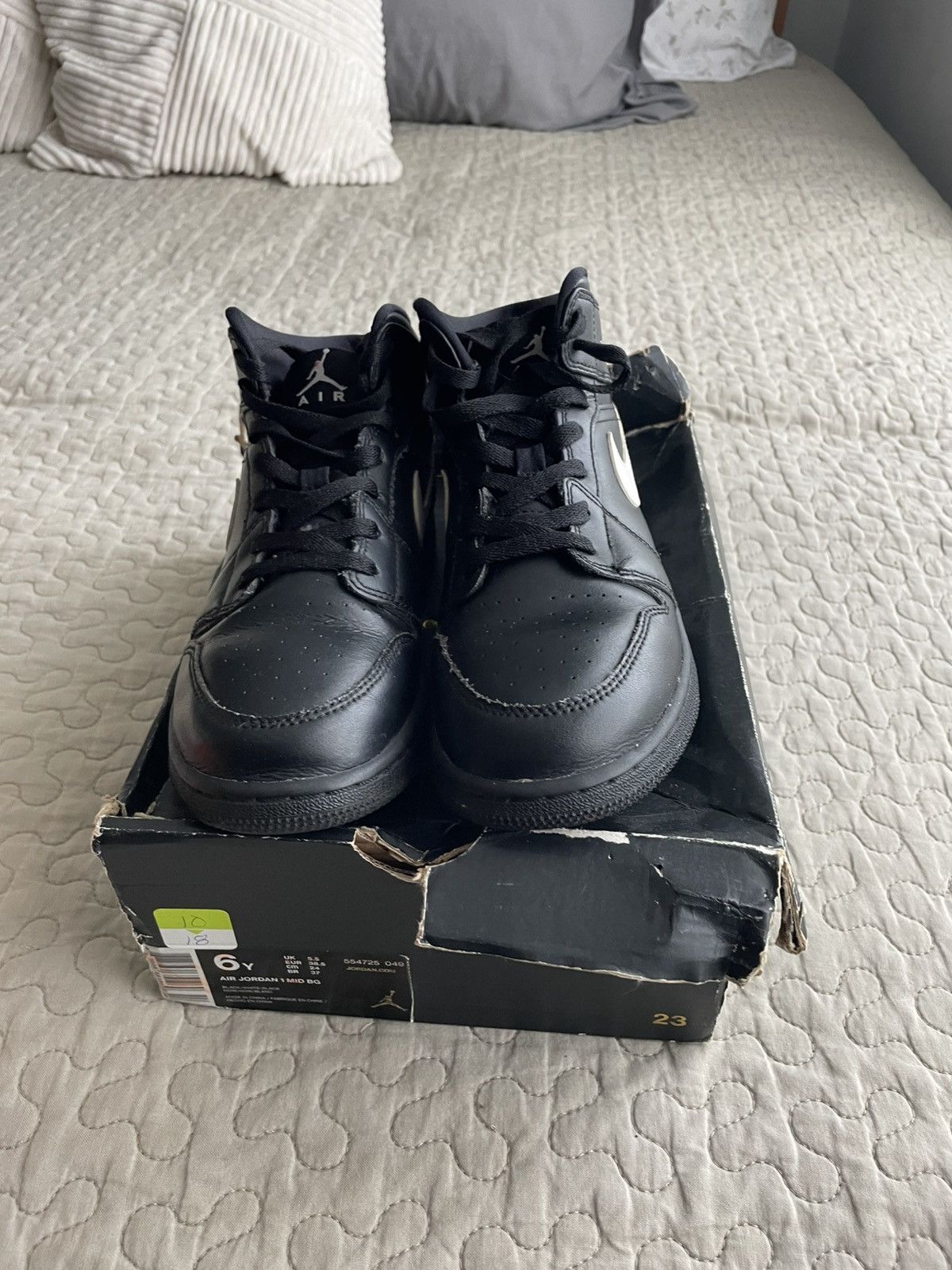 Jordan Brand Jordan 1 mid speckle Size US 6 / EU 39 - 2 Thumbnail