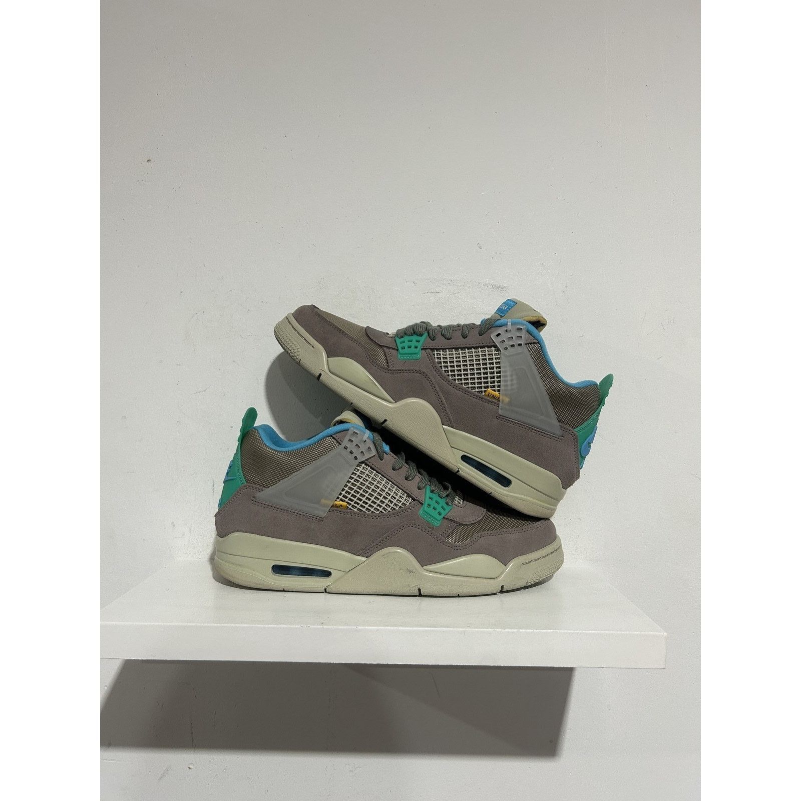 Jordan Brand JORDAN 4 RETRO UNION TAUPE HAZE SIZE 11 PREOWNED Size US 11 / EU 44 - 1 Thumbnail