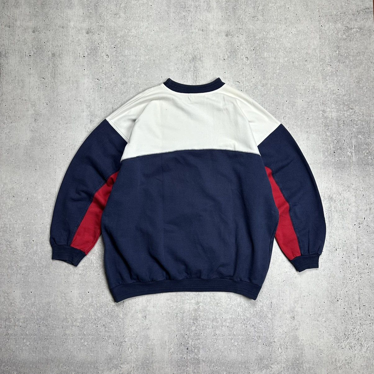 Adidas 90’s Vintage Adidas International Embroidered Sweatshirt Size US L / EU 52-54 / 3 - 9 Thumbnail