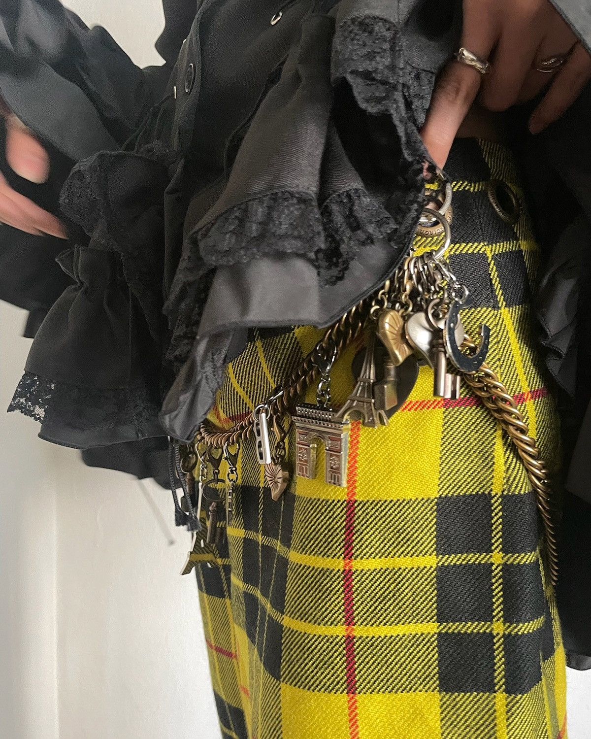Balenciaga balenciaga 2018 runway skirt Size 25" / US 0 / IT 36 - 3 Thumbnail