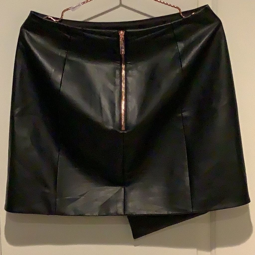 Ted Baker Ted Baker black short leather look skirt Size 8 Size 27" / US 4 / IT 40 - 3 Thumbnail
