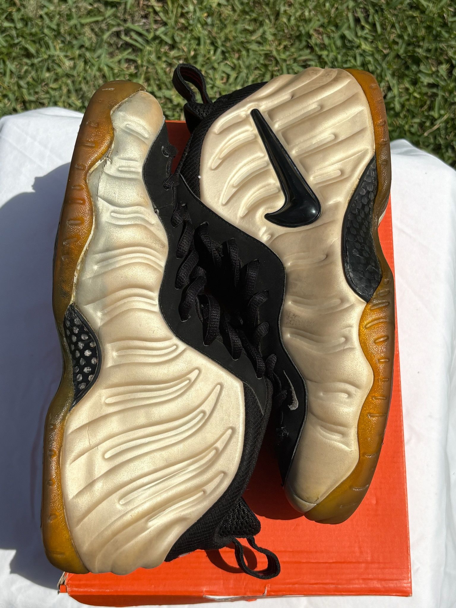 Nike Nike Pearl Foamposite 2010 Size US 10.5 / EU 43-44 - 5 Thumbnail
