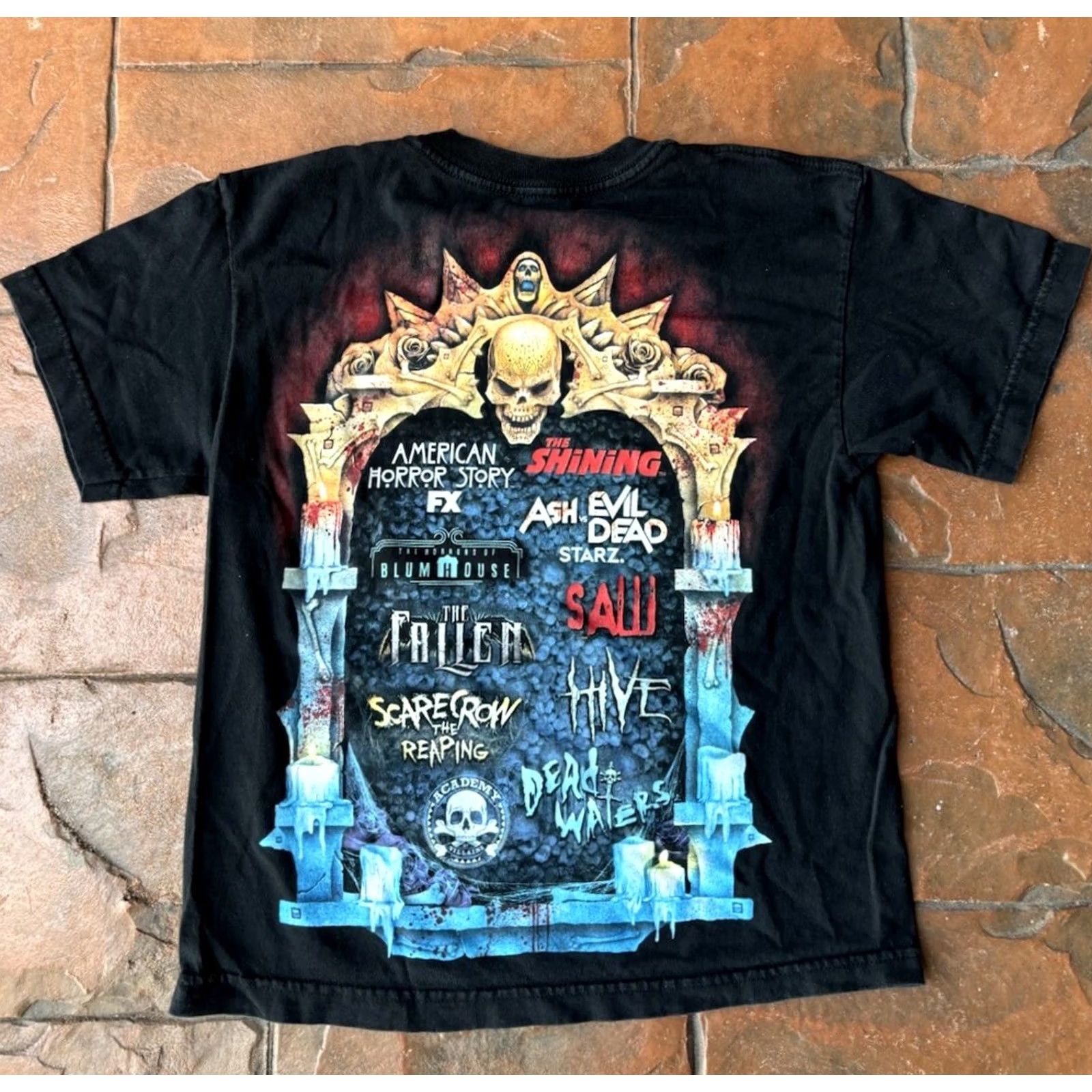 Vintage VINTAGE Universal Studios Halloween Horror Nights 2017 T-Shirt XXS Black Graphic Shirt Mens XXS Black Halloween Horror Nights 2017 Univers*/ Size US XXS / EU 40 - 2 Thumbnail