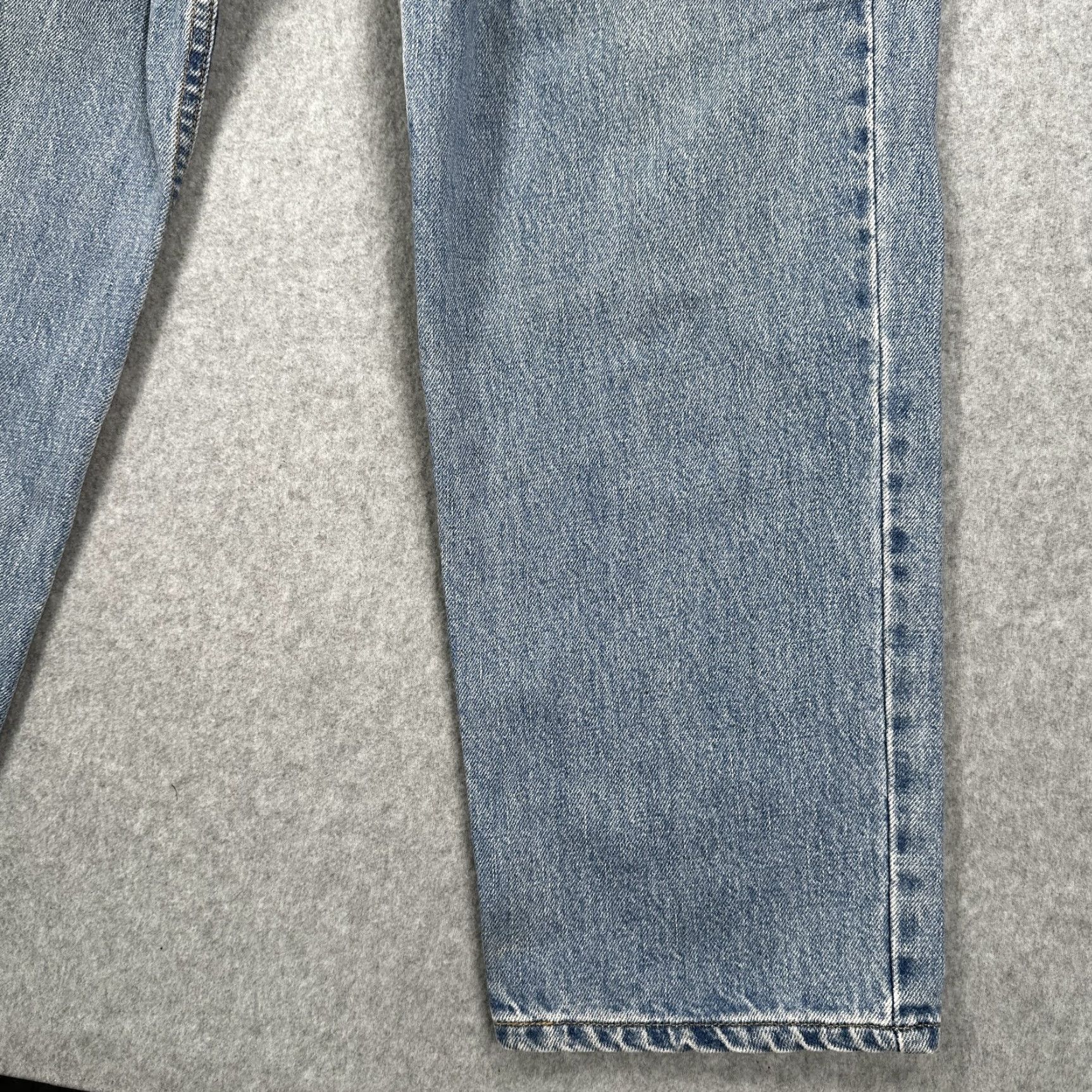 Levi's VINTAGE Levi's 550 Jeans Mens 33x30 Blue Relaxed Fit Tapered Leg Denim Zip Fly Size US 33 - 6 Thumbnail