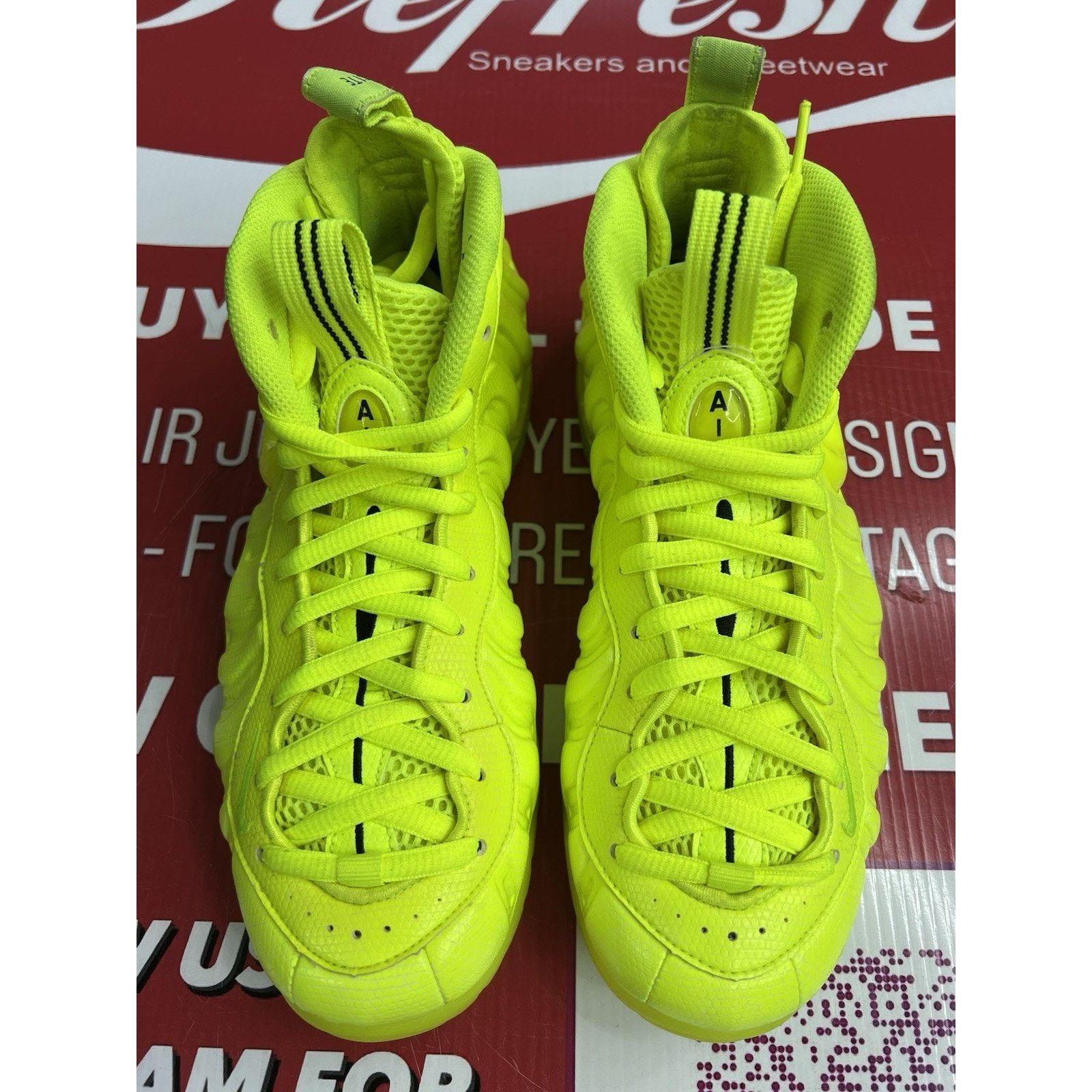 Nike Nike Air Foamposite Pro Volt Size 8.5 (624041-700) Size US 8.5 / EU 41-42 - 4 Thumbnail