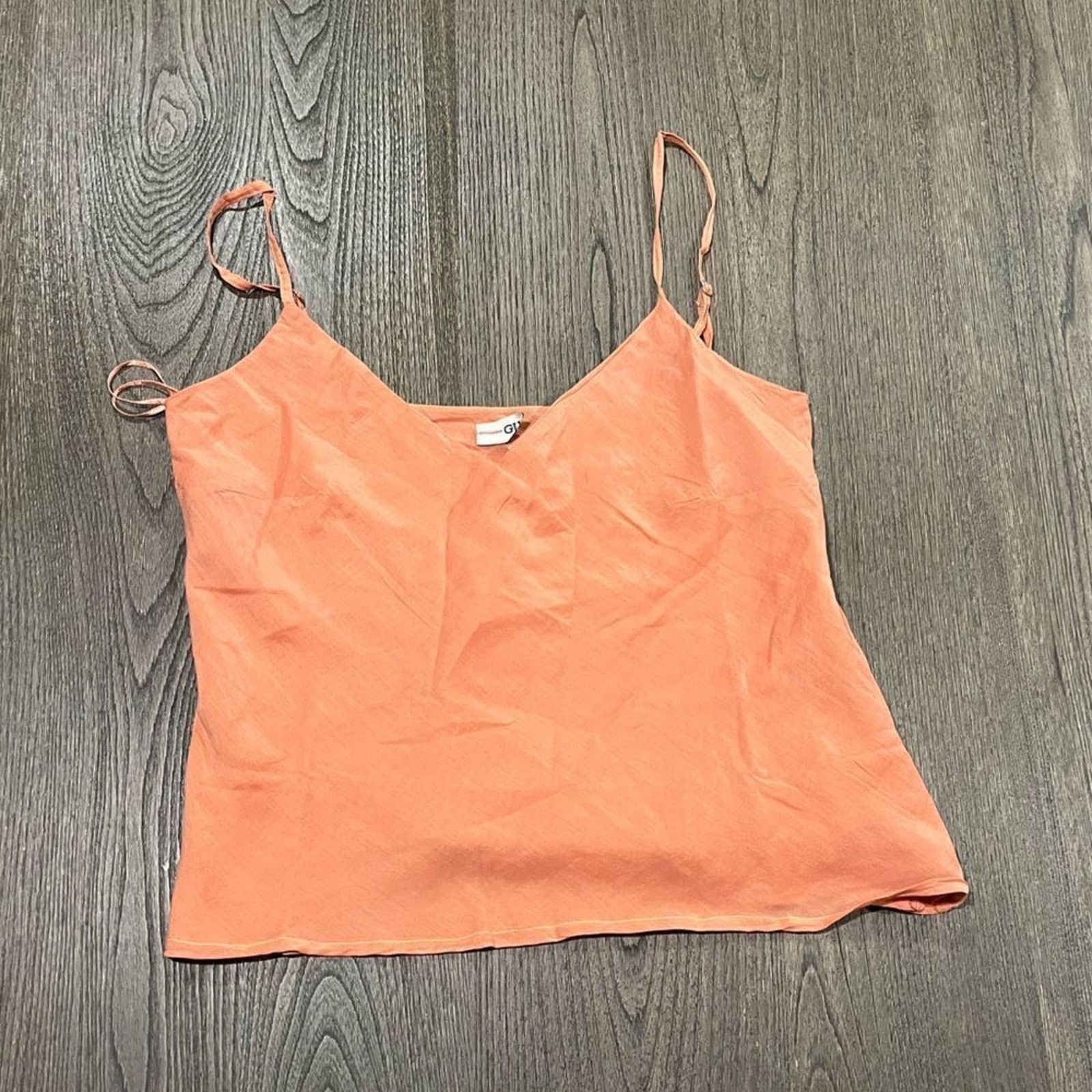 Guess NWOT Guess Peach Spaghetti Strap Cropped Tank Top Size S Size S / US 4 / IT 40 - 1 Thumbnail