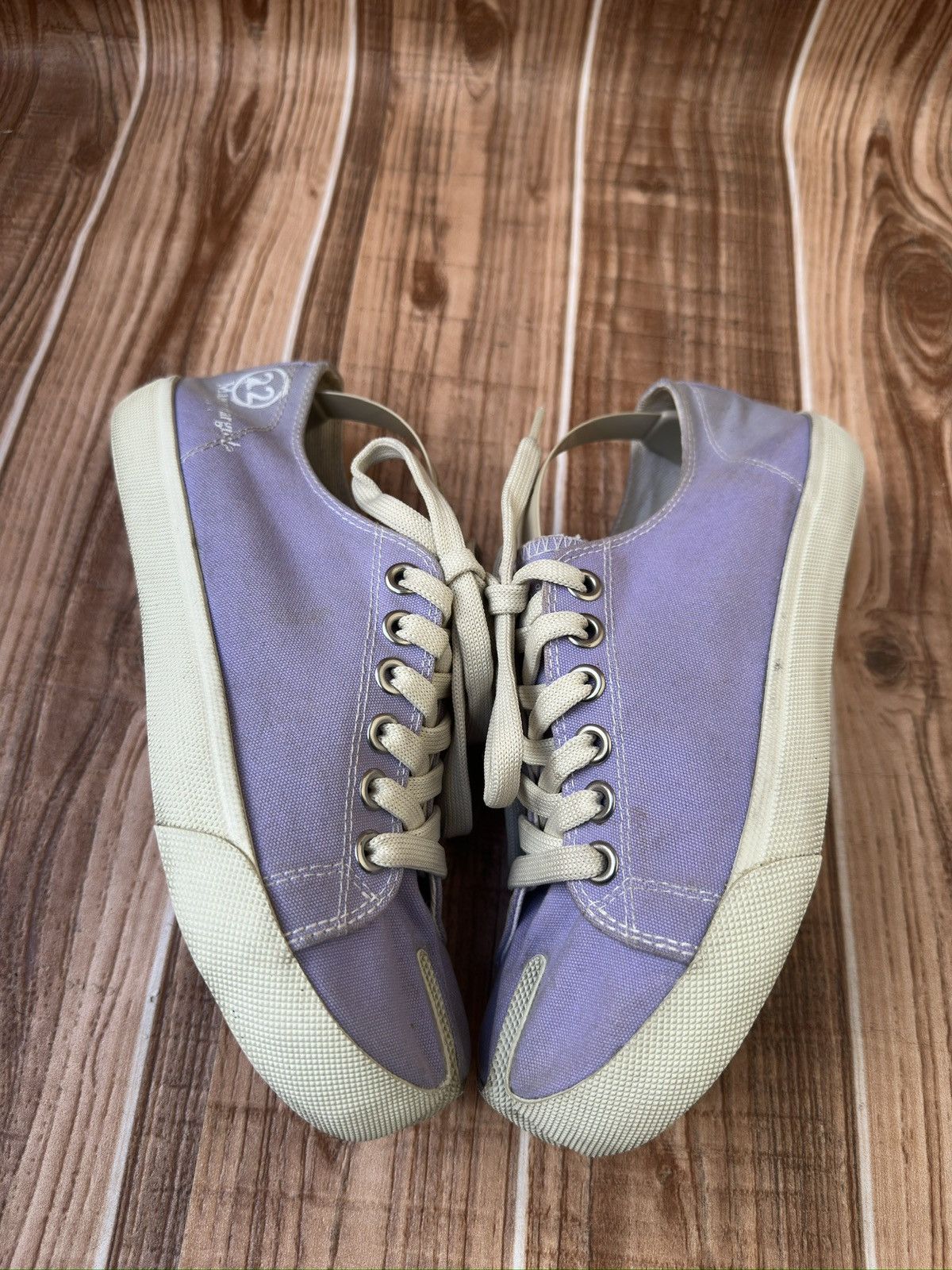 Maison Margiela Maison Martin Margiela TABI Purple Canvas Low Top Sneakers Size US 7.5 / IT 37.5 - 5 Thumbnail