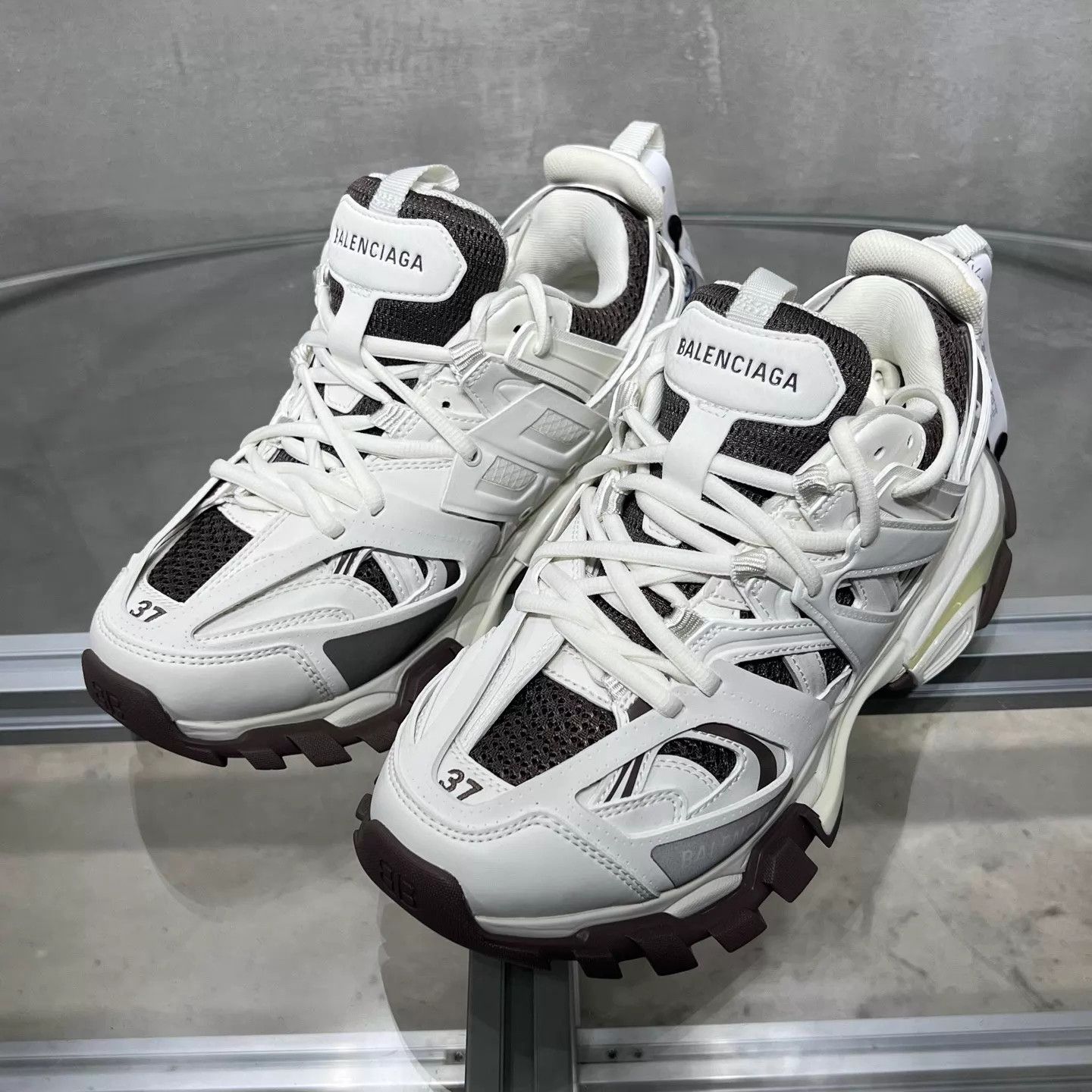Balenciaga Balenciaga Track White & Brown 37 Size US 7 / IT 37 - 2 Thumbnail