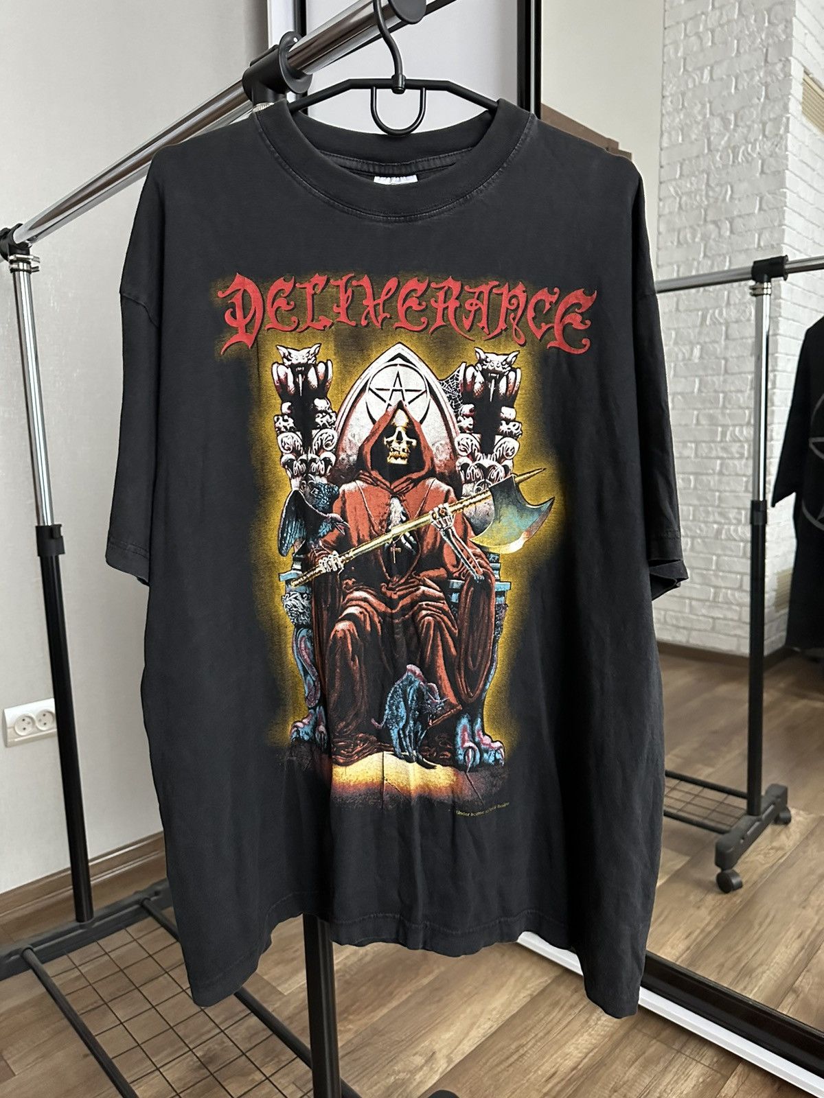Band Tees Deliverance Satan Devil Vintage Band T-Shirt Tee 90s Spiral Size US XL / EU 56 / 4 - 1 Thumbnail