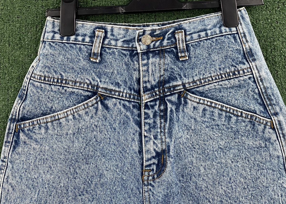 Vintage Vintage 80’s Nuovo Acid Wash Denim Jean High Rise Shorts Size 25" / US 0 / IT 36 - 2 Thumbnail