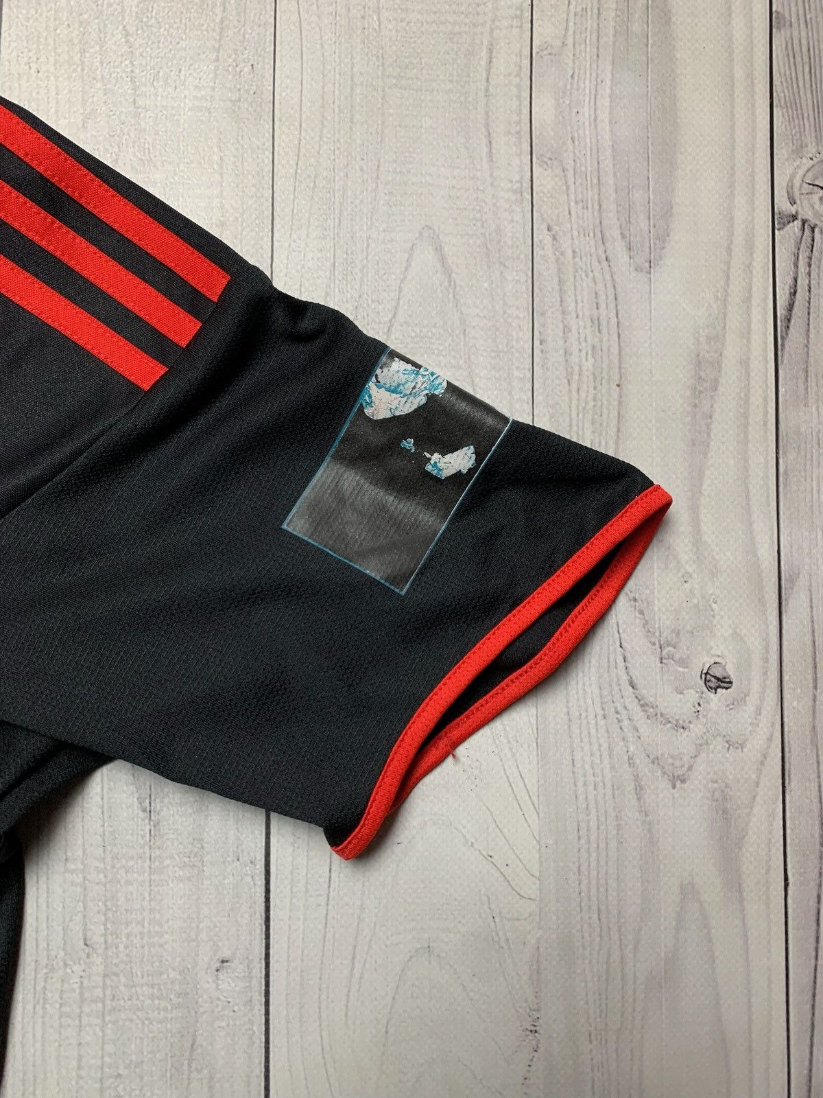 Adidas × Vintage Vintage adidas Benfica soccer jersey size S black rare Size US S / EU 44-46 / 1 - 3 Thumbnail
