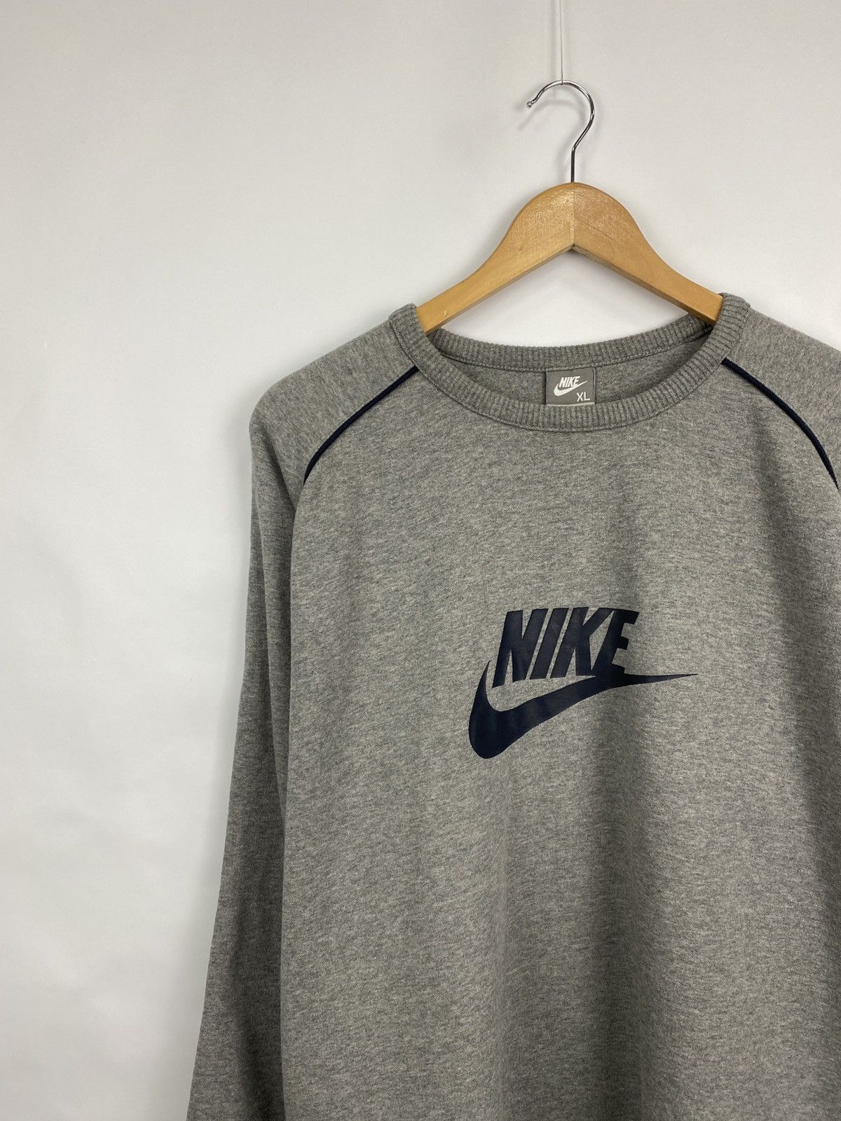 Nike 🇺🇸 Vintage 90s Nike Y2K Athletic Sweatshirt Rare Retro Hype Size US XL / EU 56 / 4 - 2 Thumbnail