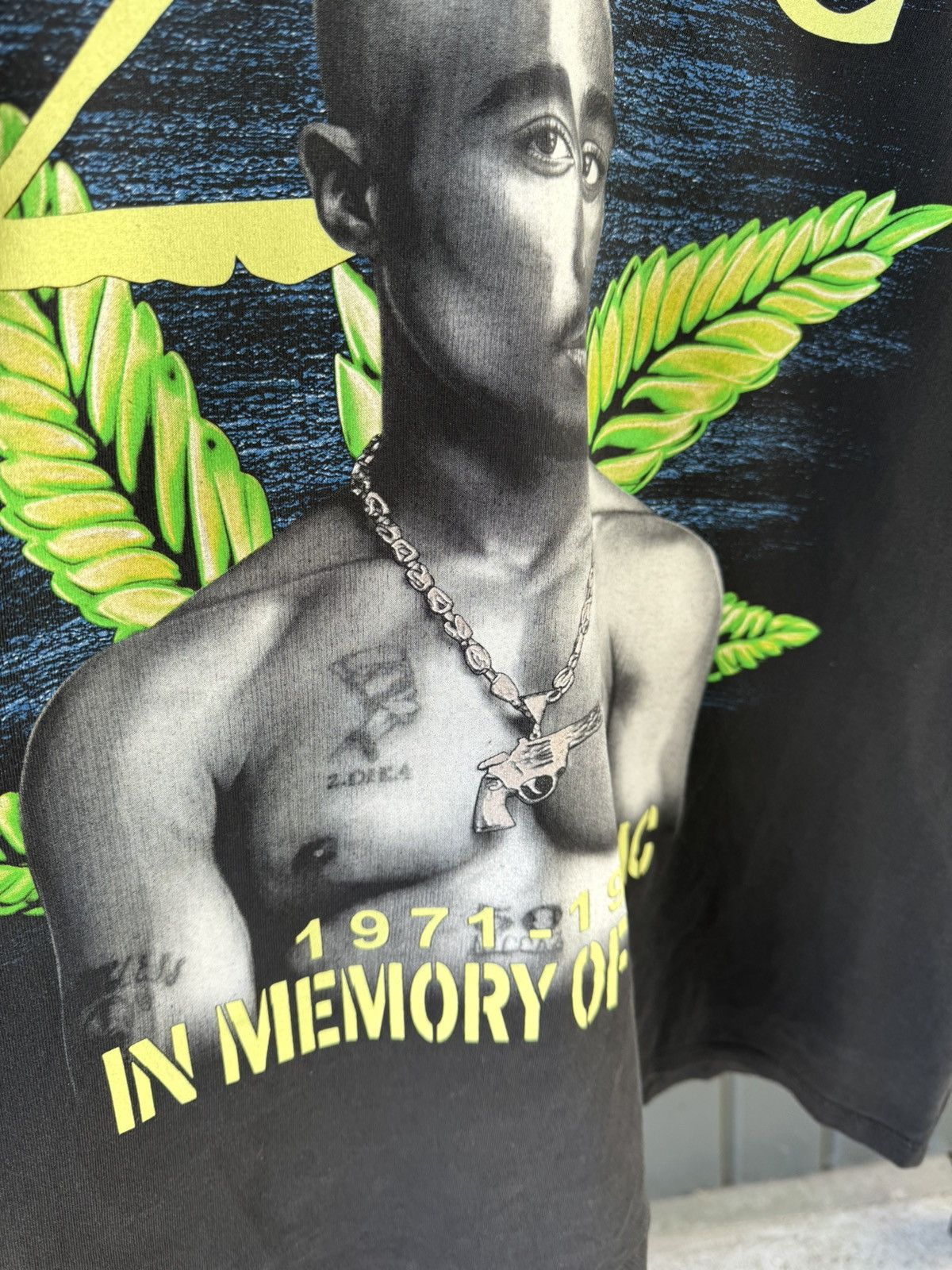 Band Tees × Rap Tees × Vintage Vintage 2 PAC Shakur Marijuana T Shirt Rap tee Size US XL / EU 56 / 4 - 8 Thumbnail