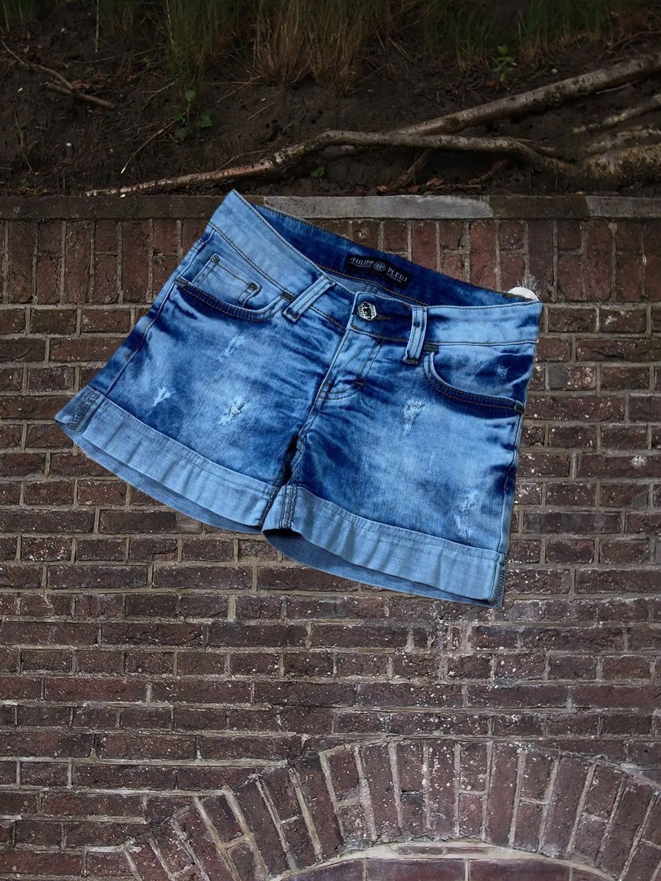Philipp Plein Philipp Plein Skull Logo Denim Shorts Size US 26 / EU 42 - 1 Thumbnail