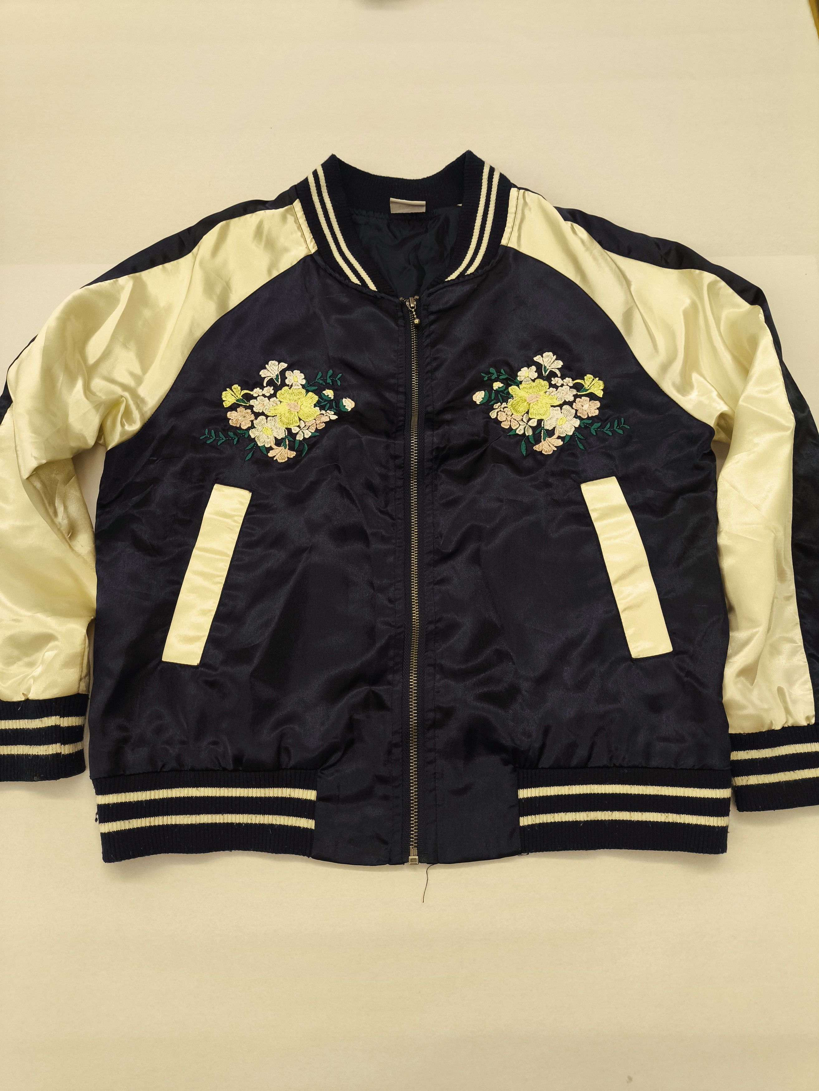 Other Vintage Sukajan Navy White S Embroidered Flower Rose Size US XS / EU 42 / 0 - 1 Thumbnail