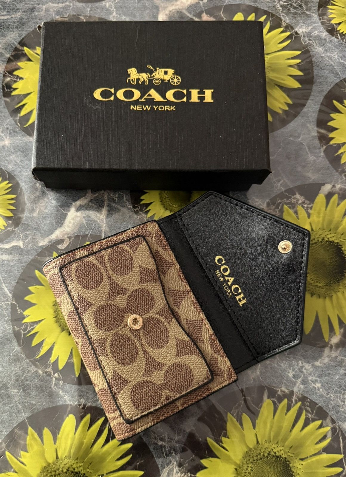 Coach Coach Signature Canvas & Leather Small Wallet with Box Size ONE SIZE - 2 Thumbnail