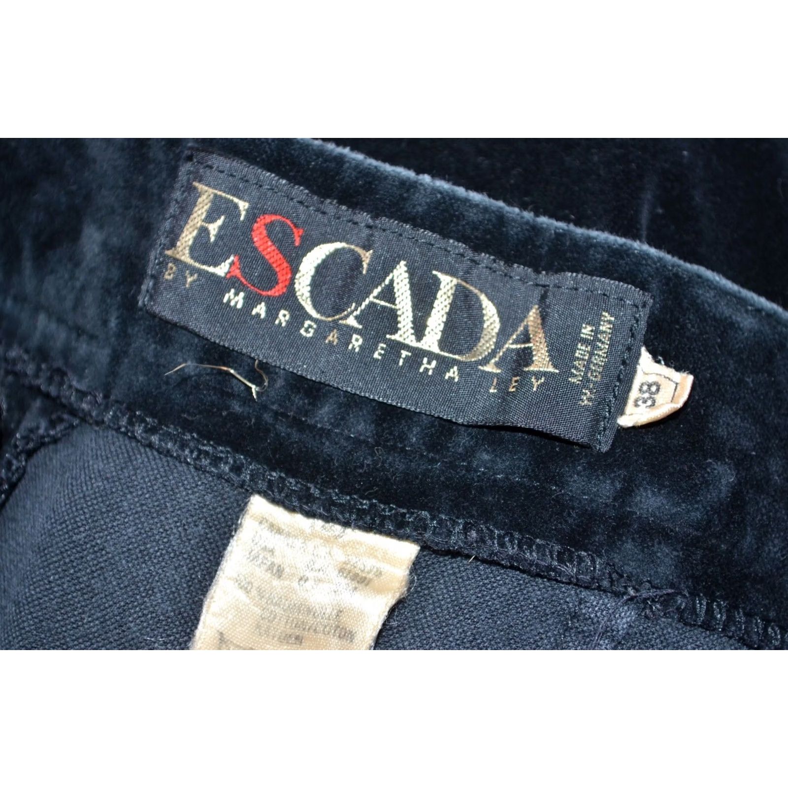 Escada Vintage ESCADA Pants Women Black Velour Pleated Trousers Size 38 Size 26" / US 2 / IT 38 - 8 Thumbnail