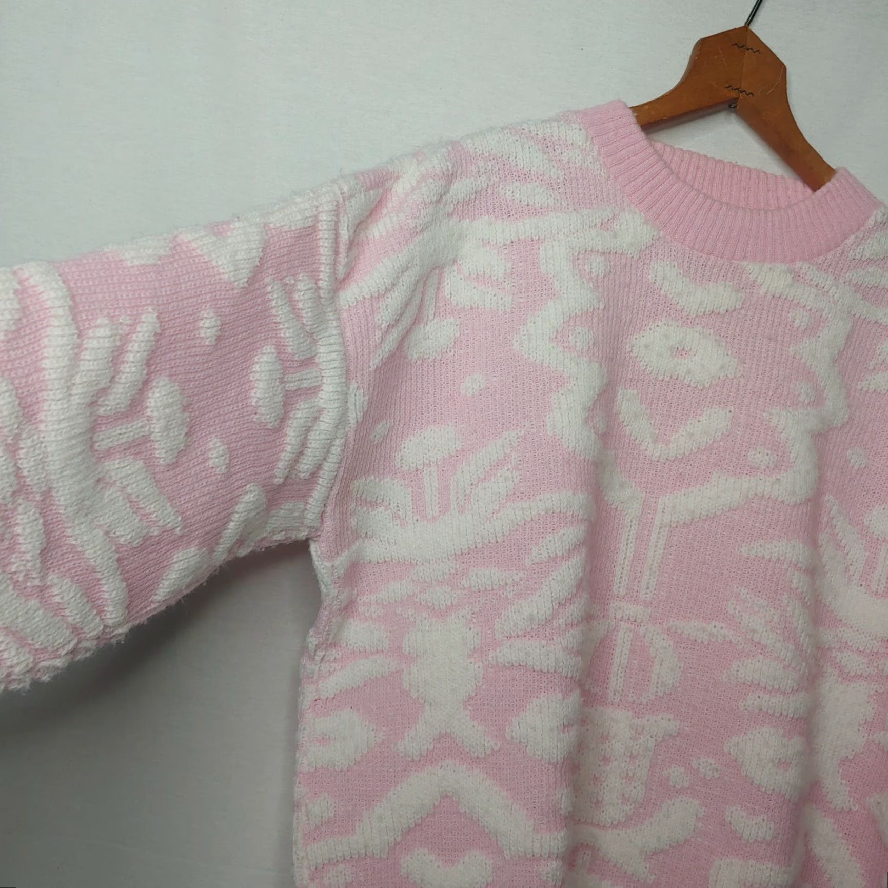 Vintage VINTAGE Cabin Creek Womens S Sweater Pink Chenille Crew Neck Long Sleeve Fairy Kei Pullover Knit Shirt Size S / US 4 / IT 40 - 4 Thumbnail