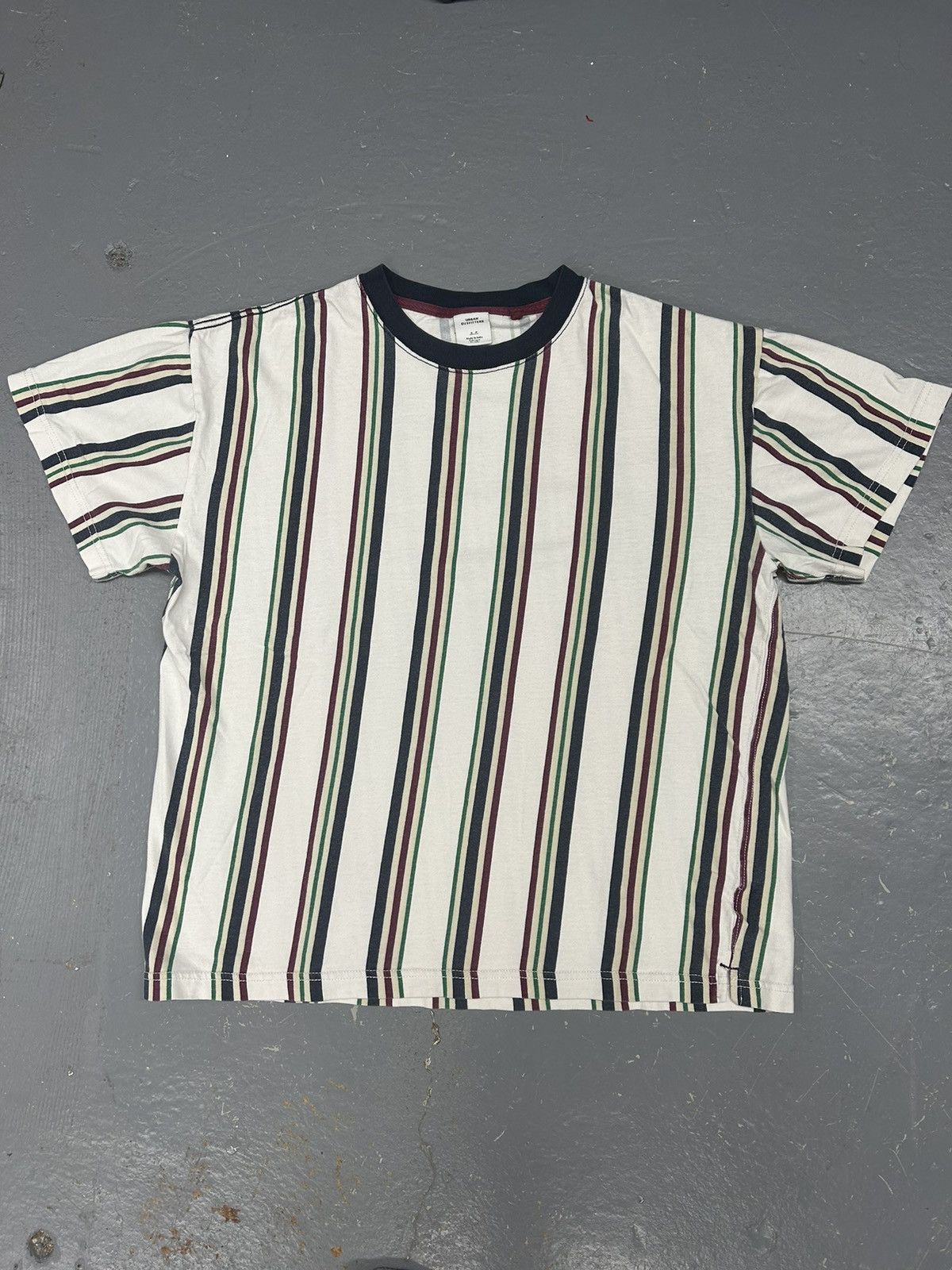 Urban Outfitters Vintage Style Urban Outfitters Boxy Striped Tee Shirt Size US L / EU 52-54 / 3 - 1 Thumbnail