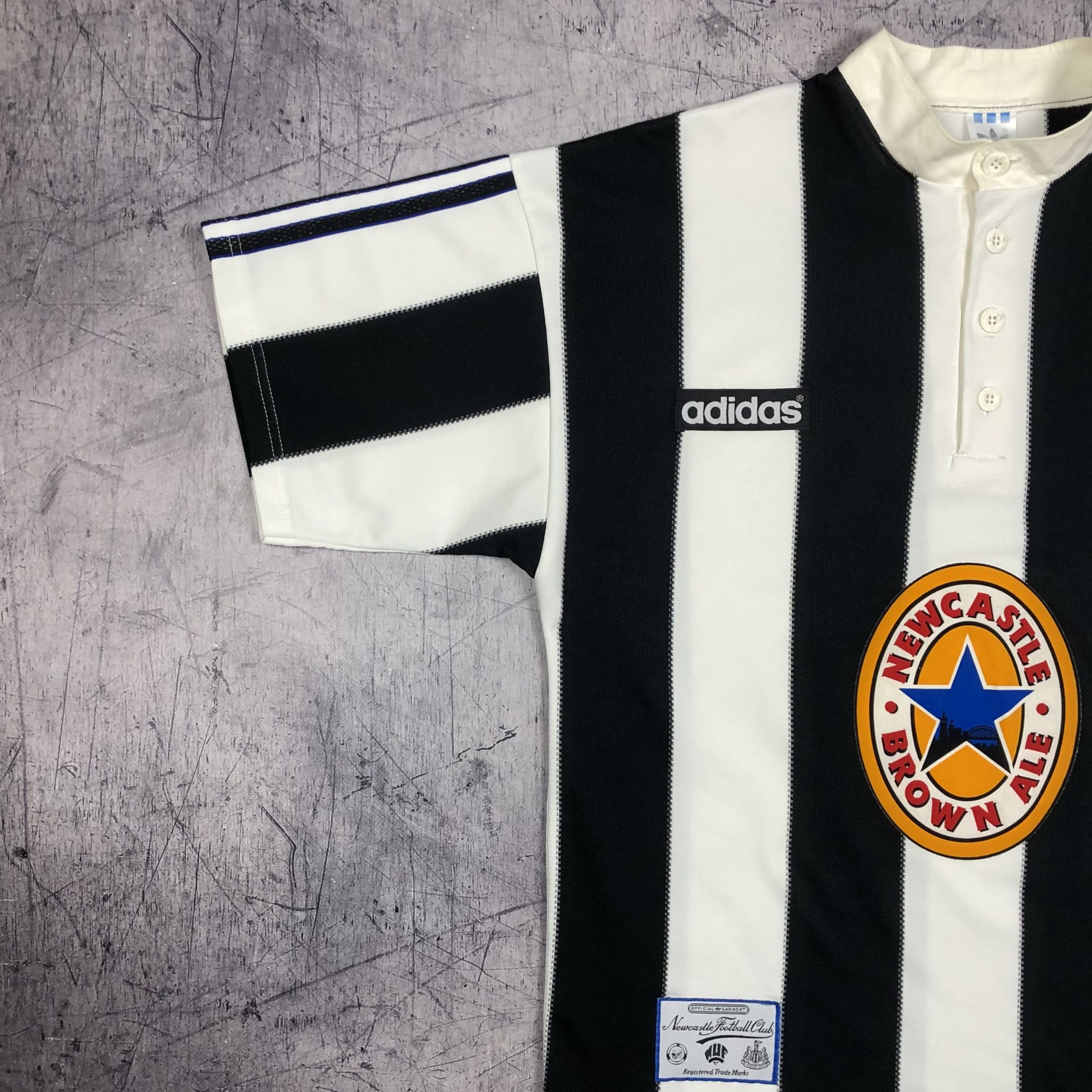 Adidas Rare Vintage 90s Adidas Newcastle Brown Ale Soccer Jersey Size US L / EU 52-54 / 3 - 7 Thumbnail