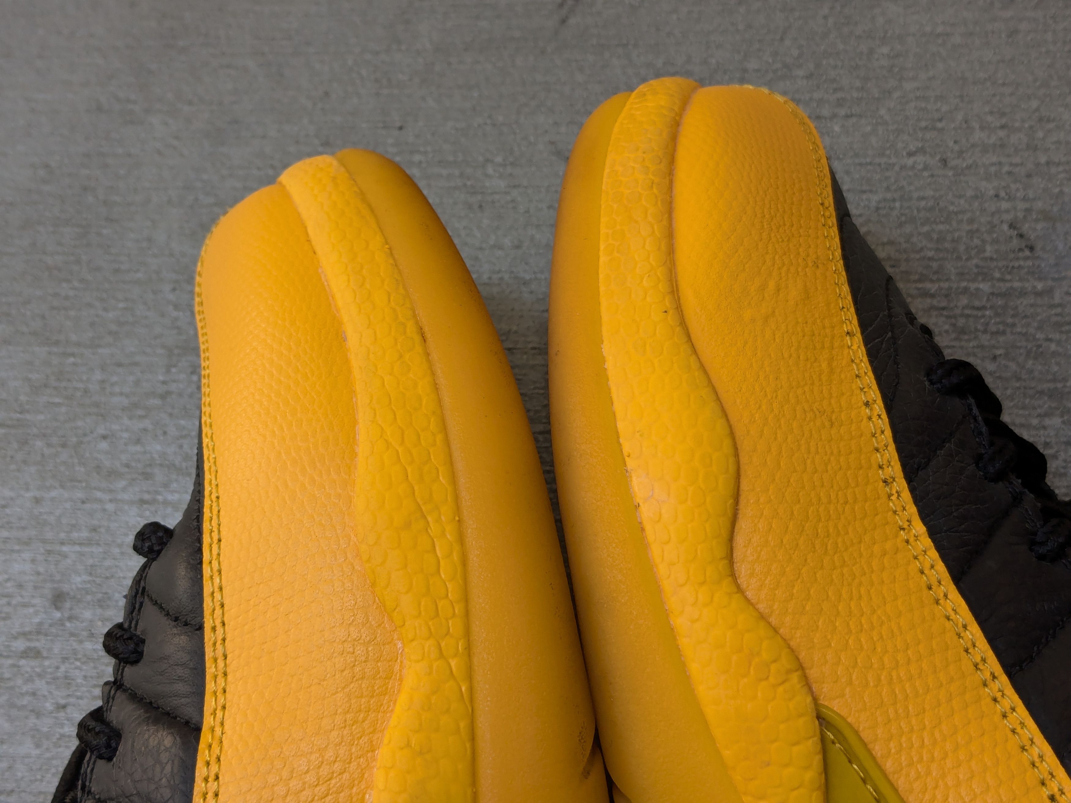 Jordan Brand Nike Air Jordan 12 Retro University Gold 8.5 Yellow Black Size US 8.5 / EU 41-42 - 9 Thumbnail