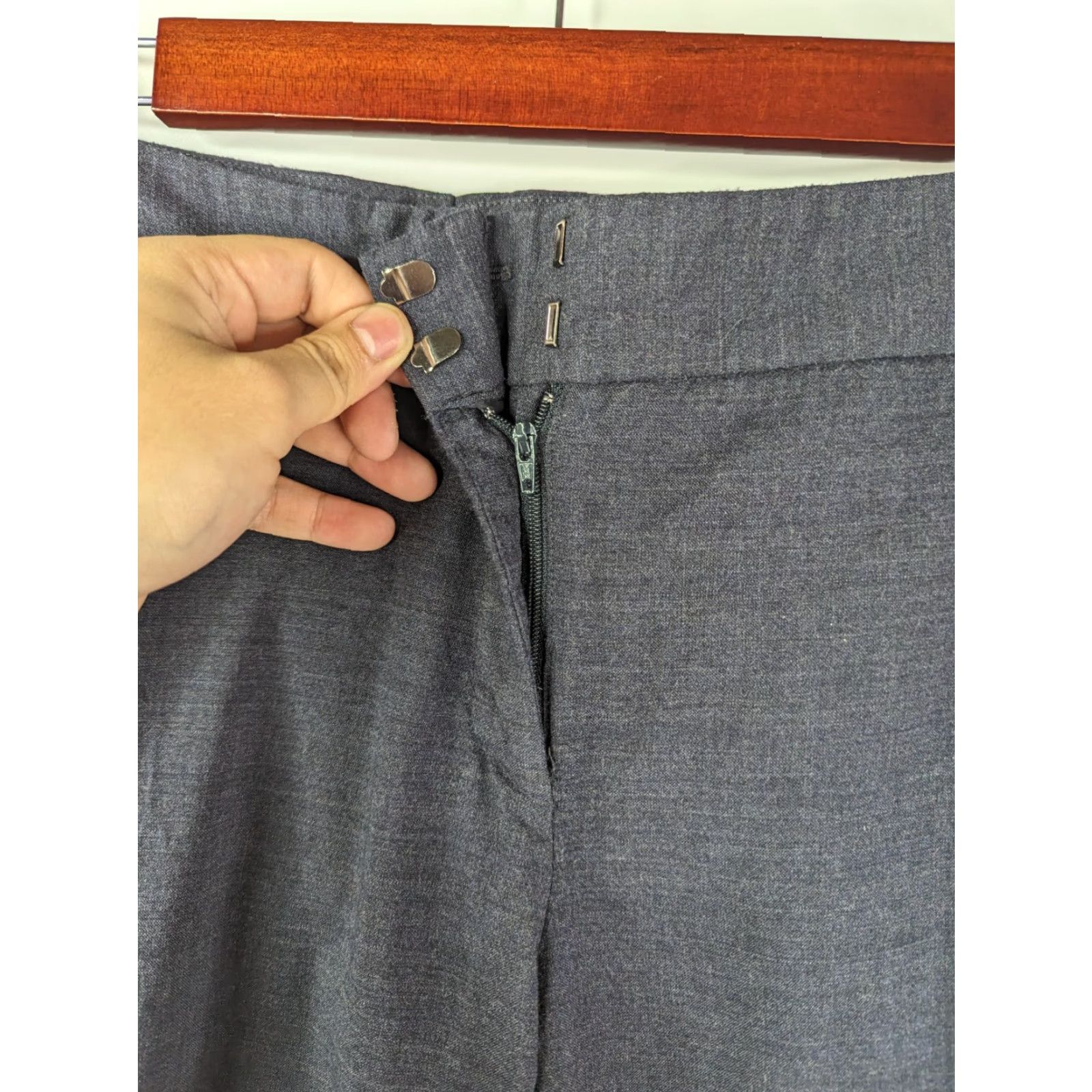 Vintage Classiques Entier Dress Pants Slacks Women's 10 Gray Wool Check Front Flat Regular Size 10 Pants Womens Classic Modern Vintage No N/A Size 32" / US 10 / IT 46 - 3 Thumbnail