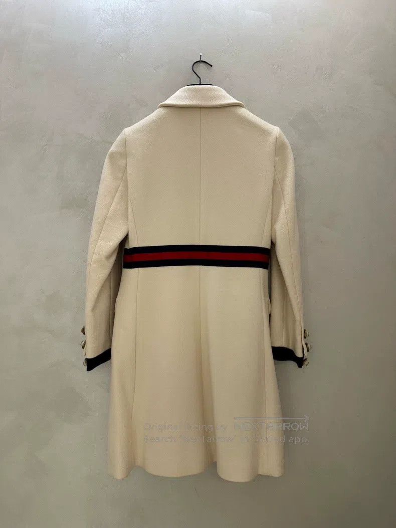 Gucci Gucci White pearl buckle woollen coat Size S / US 4 / IT 40 - 3 Thumbnail