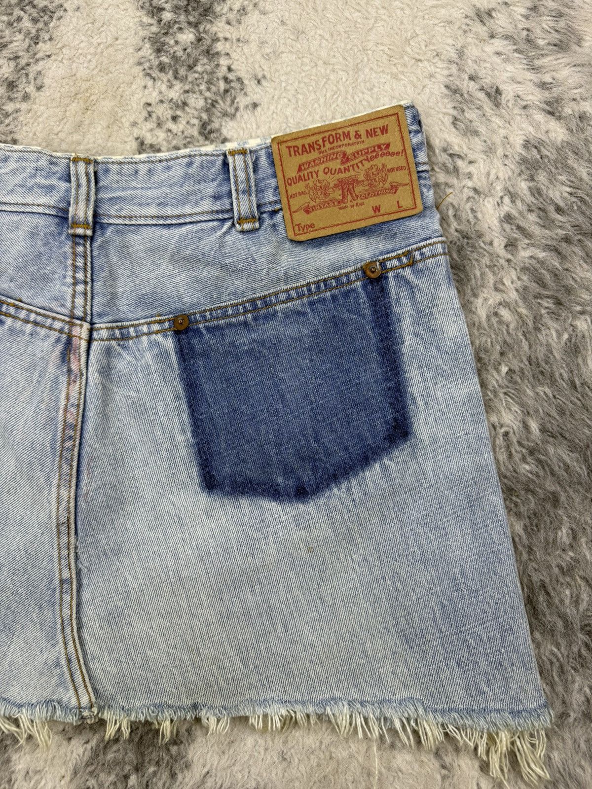 Beauty Beast × Japanese Brand × Vintage Vintage RNA Inc. Distressed Denim Skirt Size 30" / US 8 / IT 44 - 7 Thumbnail
