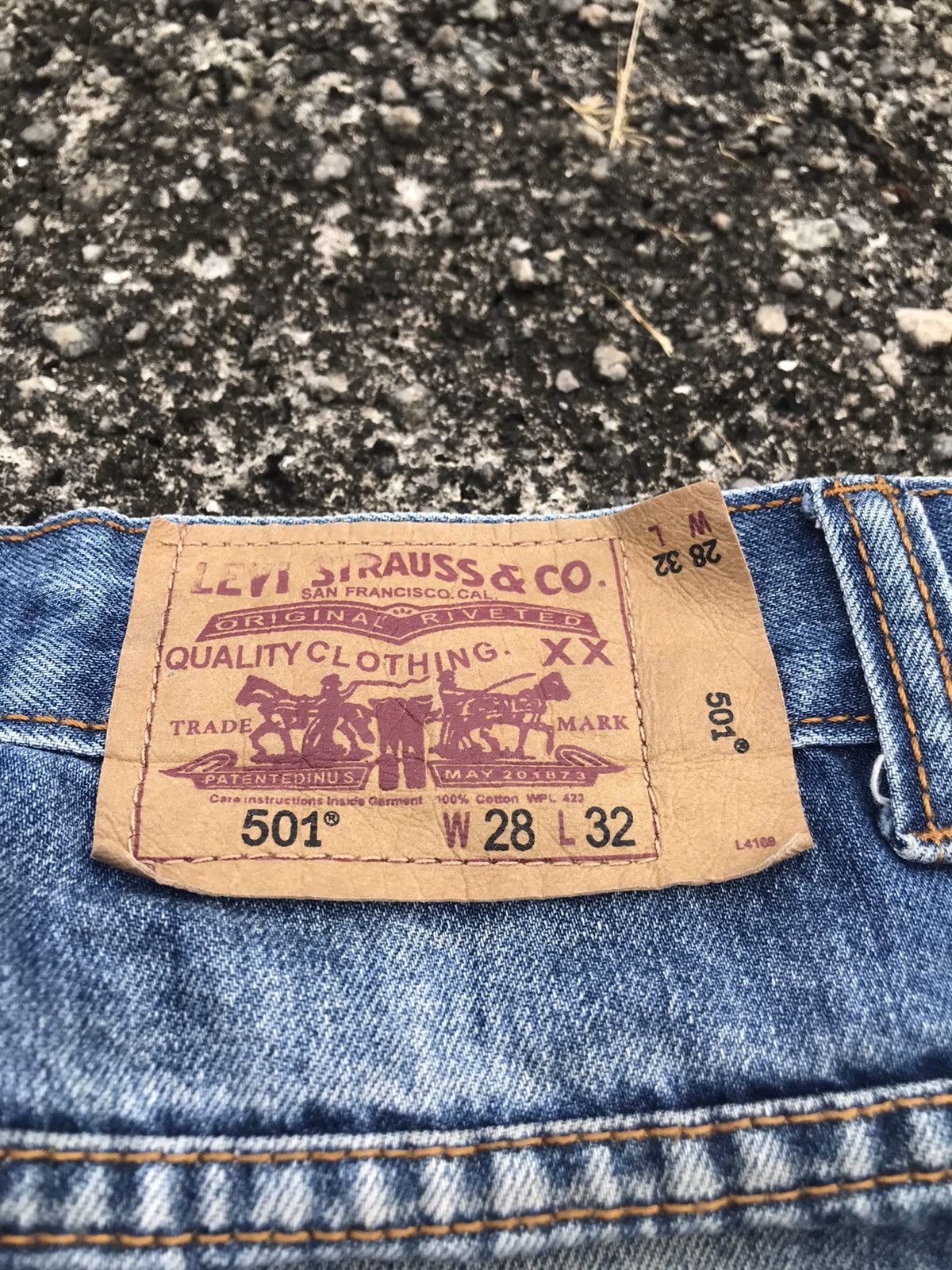 Levi's × Levi's Vintage Clothing × Vintage Levi’s 501 y2k Made in Japan Size US 28 / EU 44 - 10 Thumbnail