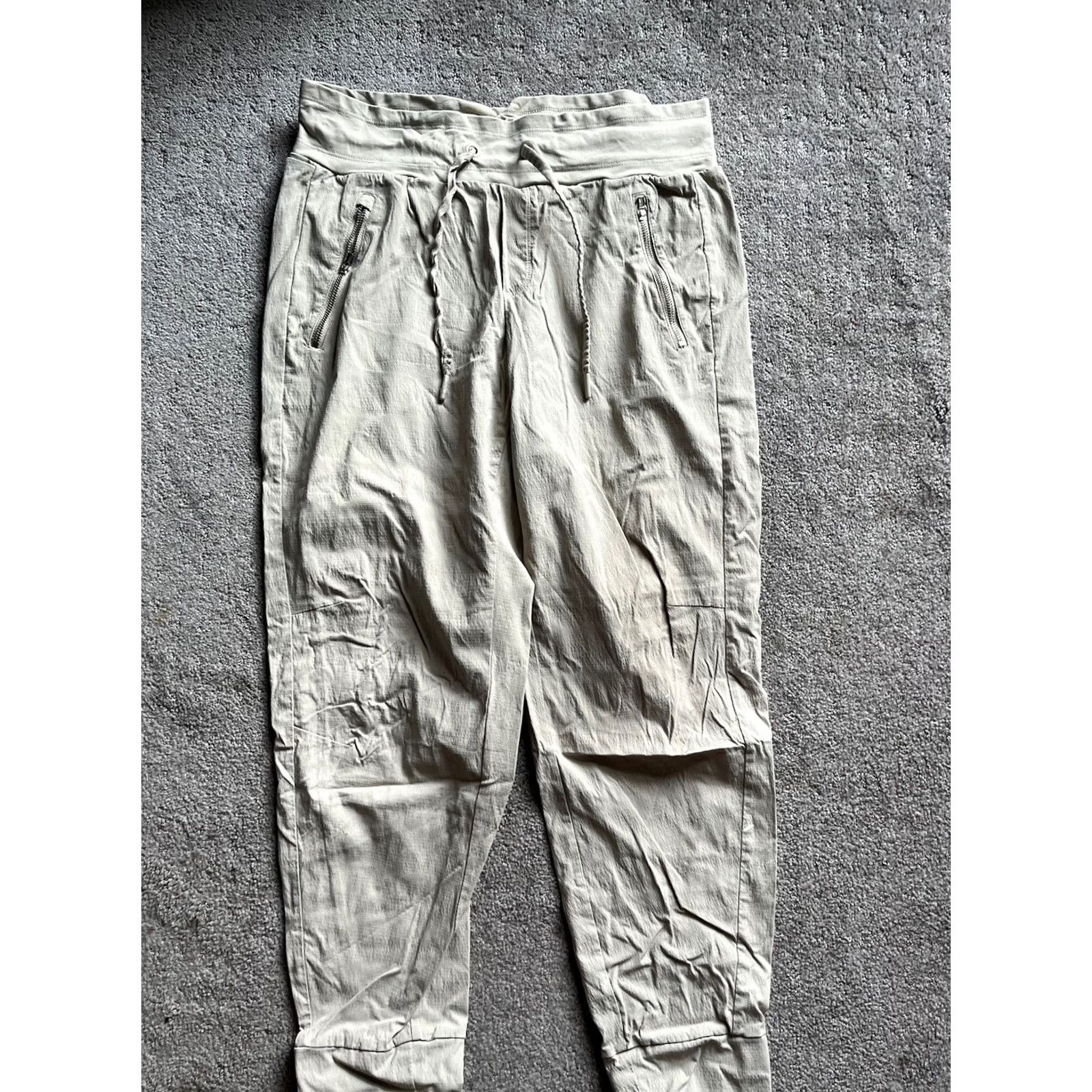 Athleta Athleta Jogger Pants Size 8 Khaki Tan Stretch Drawstring Waist Zip Pocket Casual Size 30" / US 8 / IT 44 - 2 Thumbnail