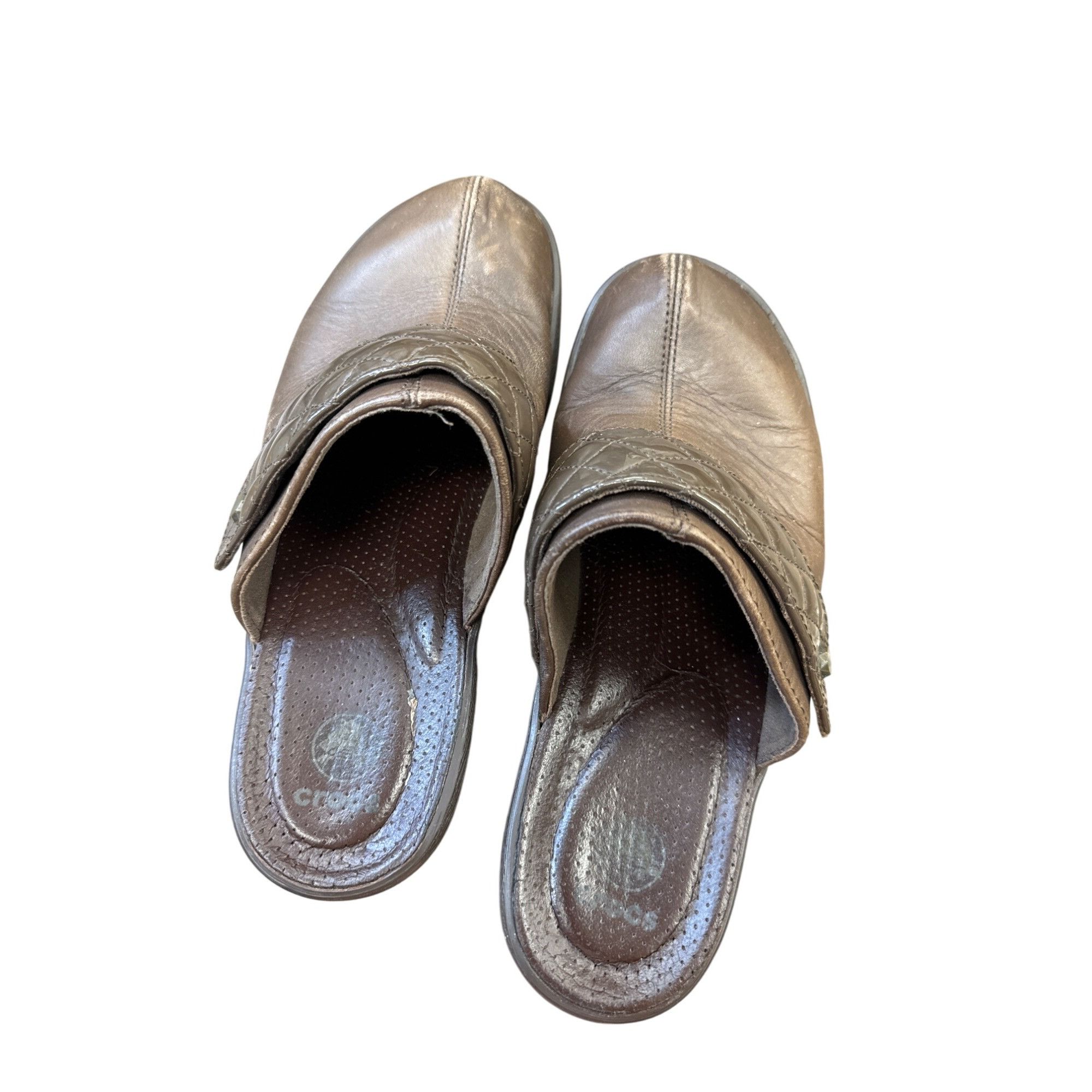 Crocs Crocs womens Brown Leather Cobbler Quilted Mules Size 7 SKU Size US 7 / IT 37 - 8 Thumbnail