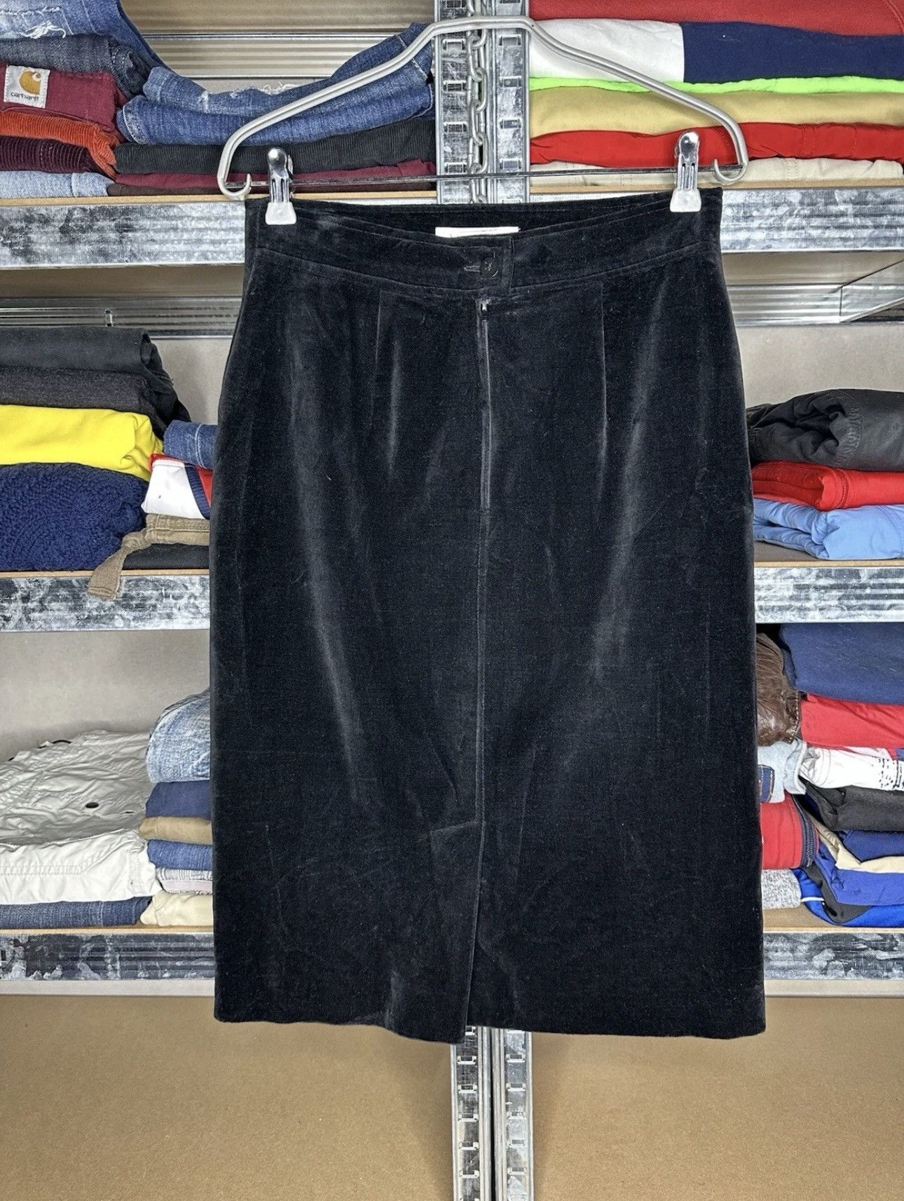 Max Mara Max Mara Black Velvet Pencil Skirt Size 30" / US 8 / IT 44 - 1 Thumbnail