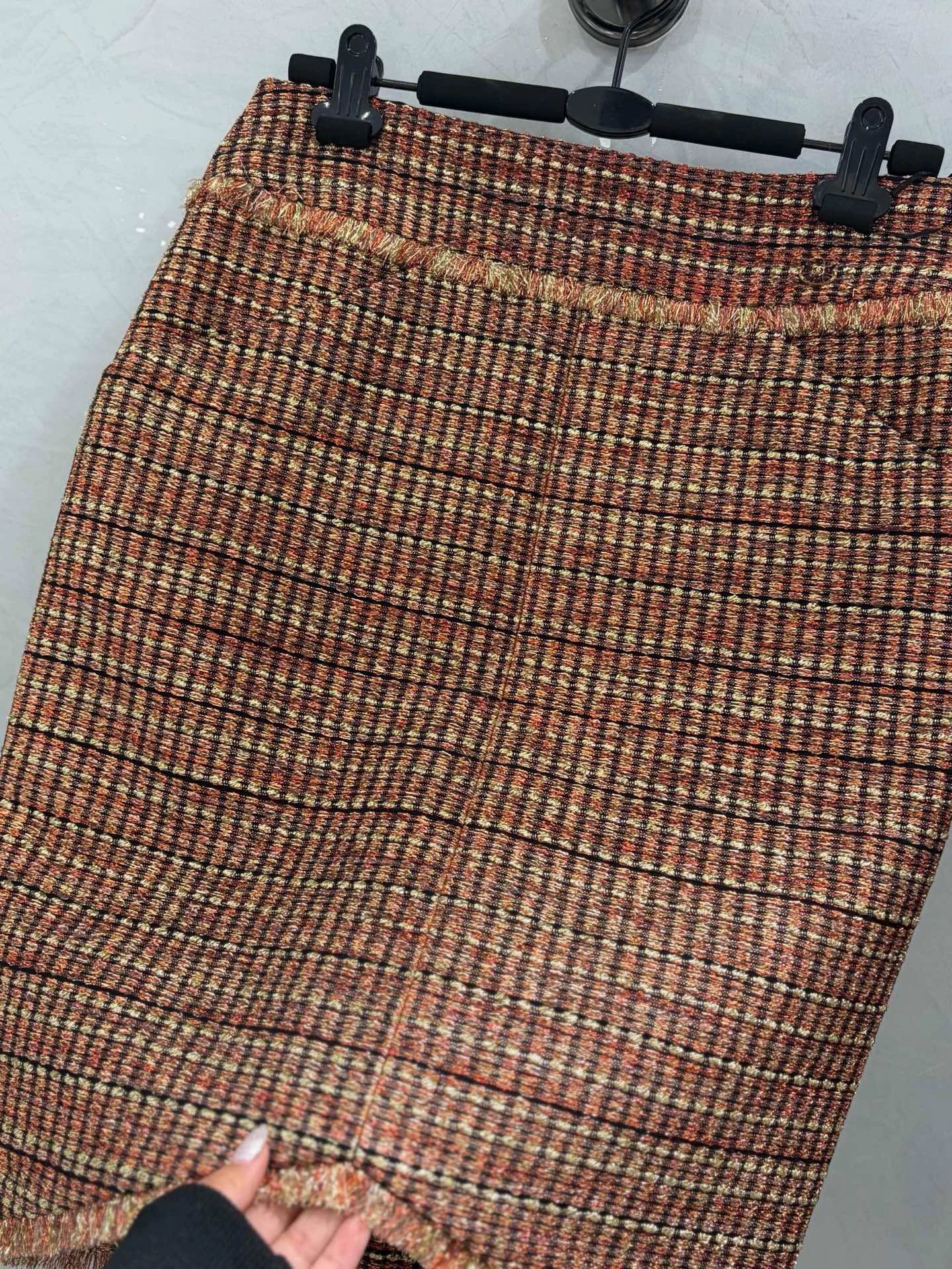Chanel Chanel Egyptian Tweed Gold Thread Skirt 38 Size 27" / US 4 / IT 40 - 3 Thumbnail