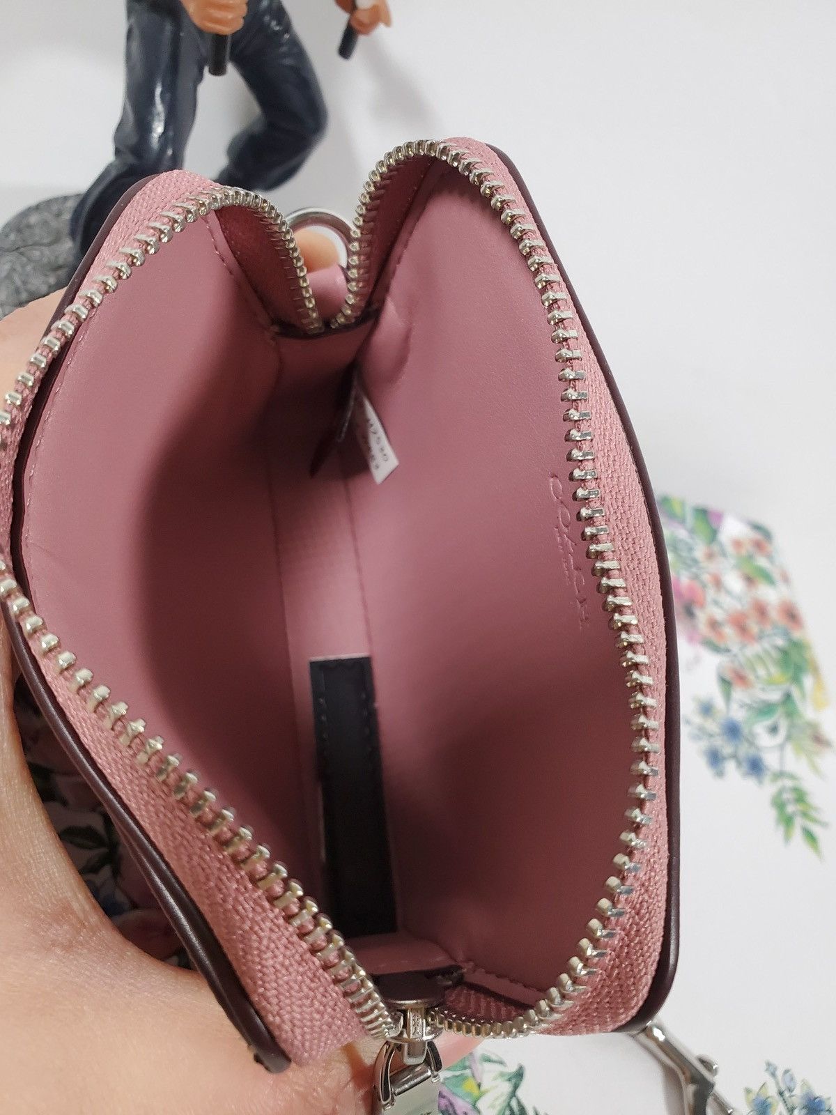 Coach Coach Zip Card Case In Signature Canvas Tan/Dusty Pink NWT Size ONE SIZE - 2 Thumbnail